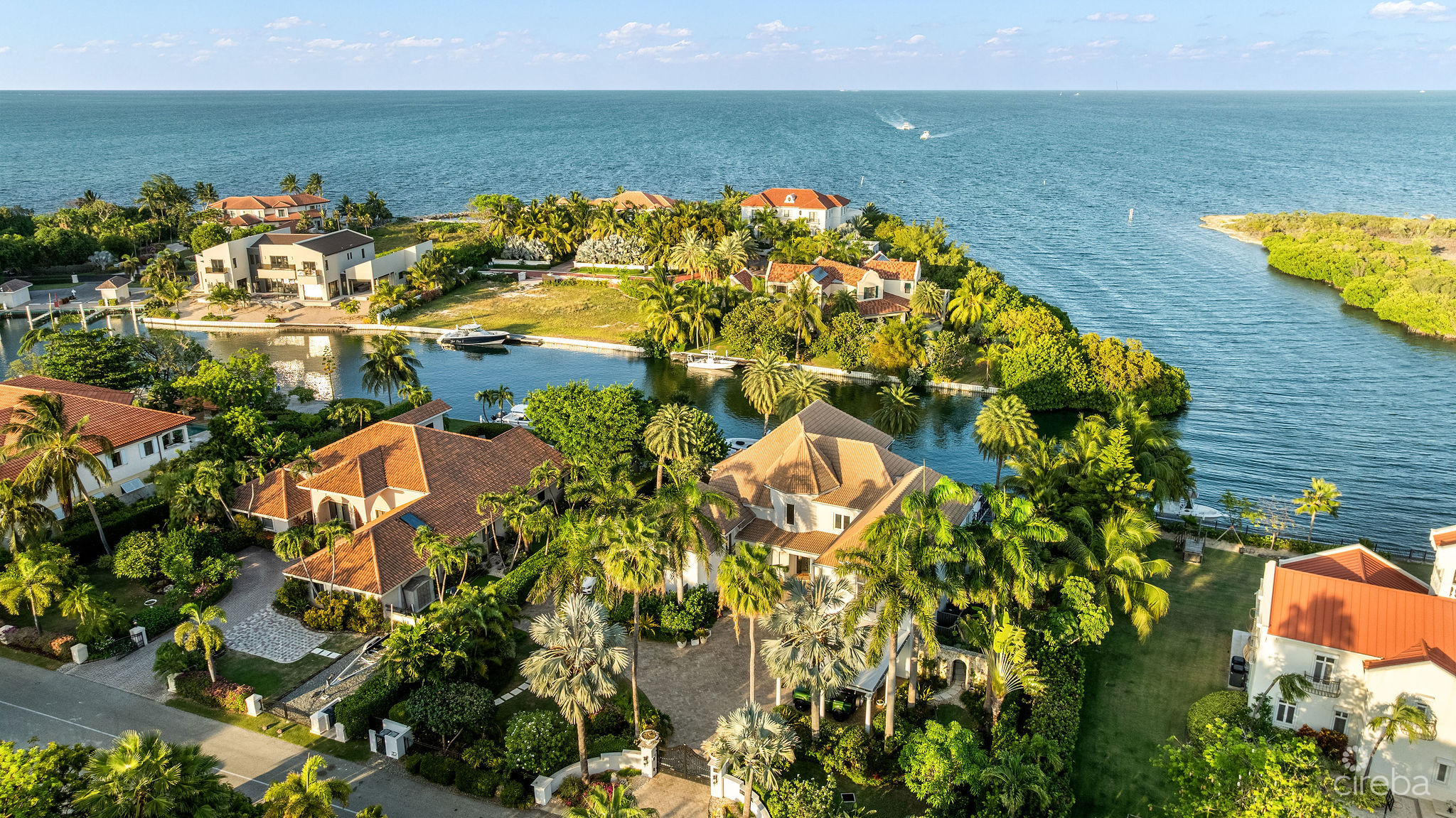 PINEAPPLE HOUSE, A VISTA DEL MAR ESTATE