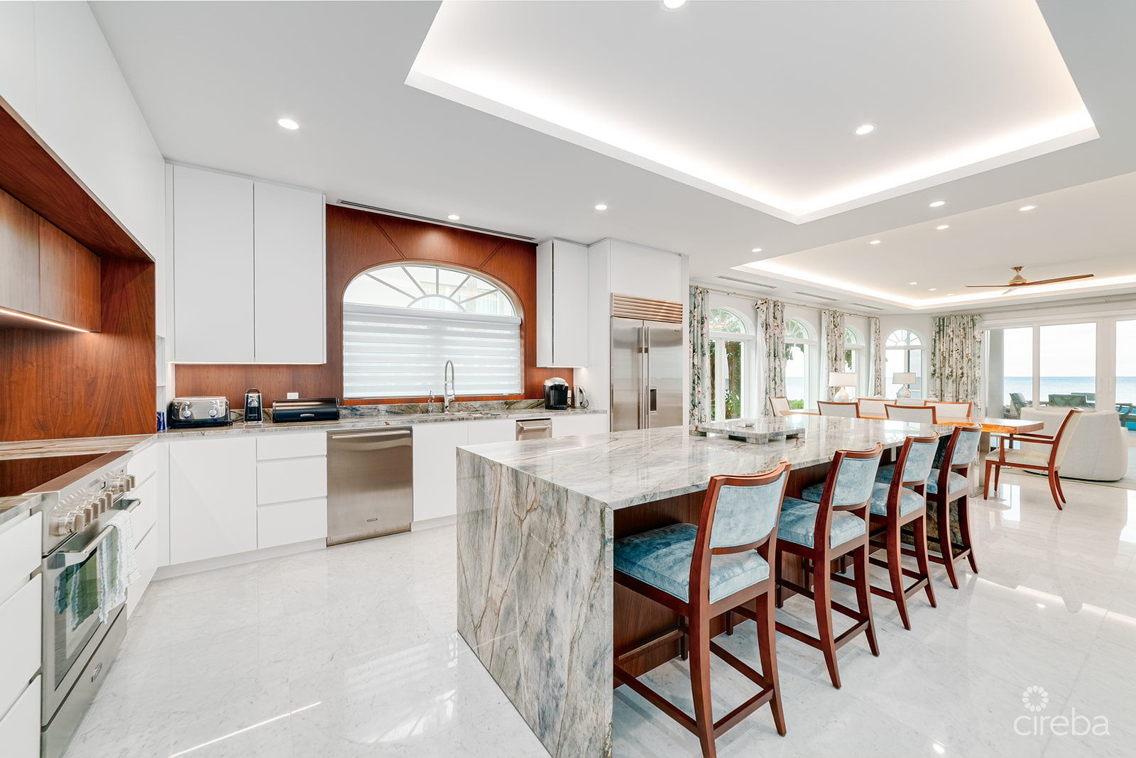 LUXURY SEVEN MILE BEACH CONDO – MANDALAY UNIT ONE