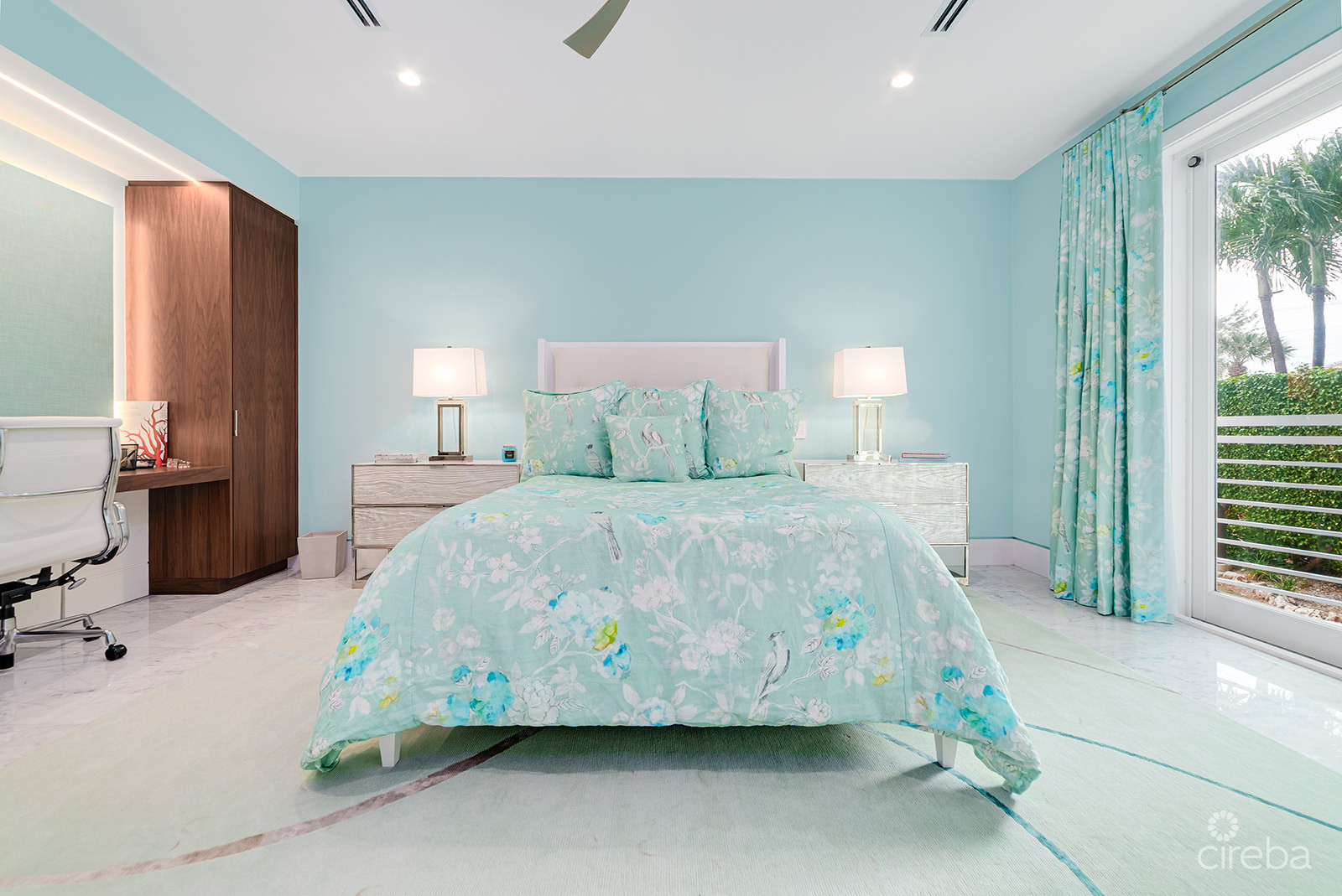 LUXURY SEVEN MILE BEACH CONDO – MANDALAY UNIT ONE