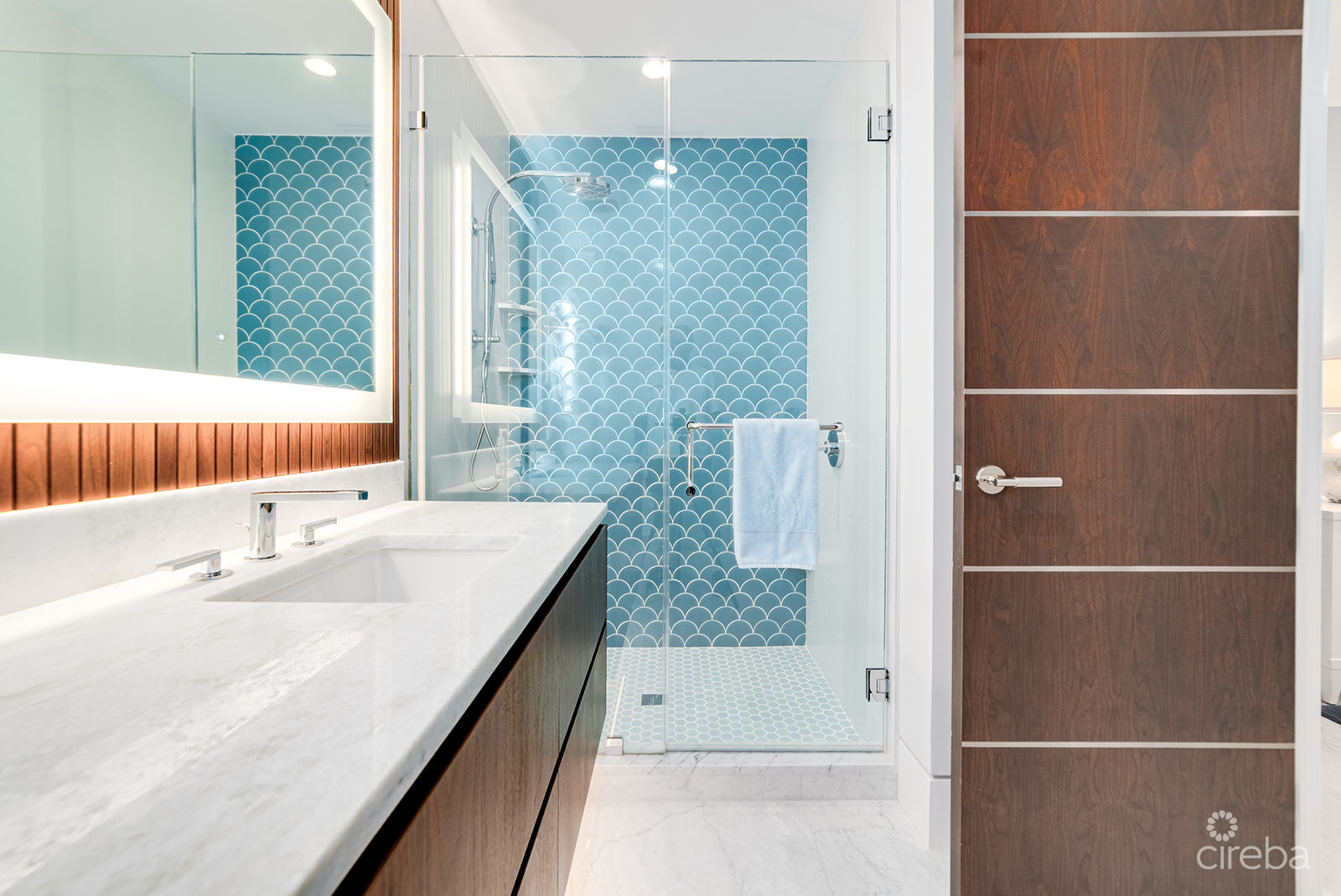 LUXURY SEVEN MILE BEACH CONDO – MANDALAY UNIT ONE