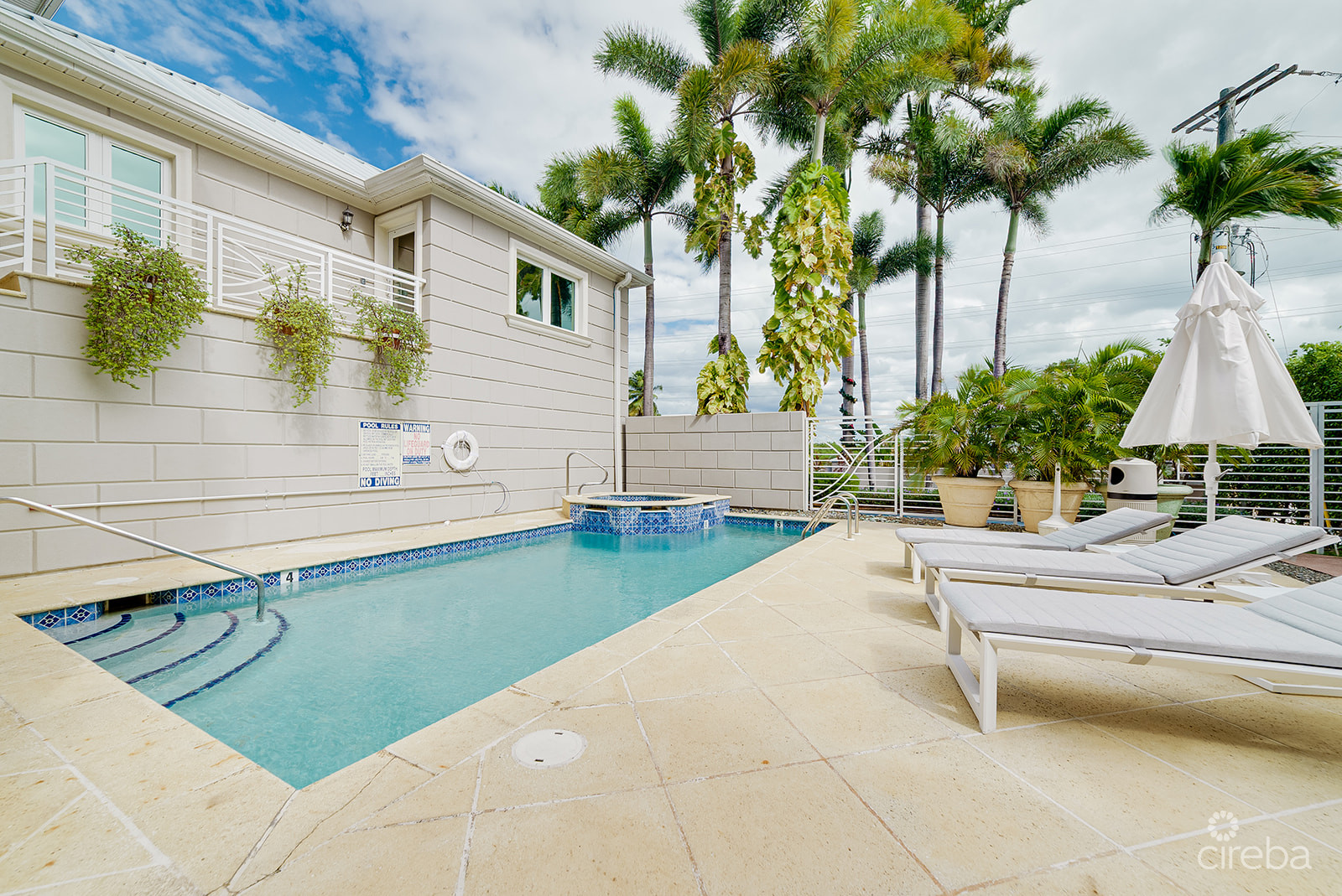 LUXURY SEVEN MILE BEACH CONDO – MANDALAY UNIT ONE
