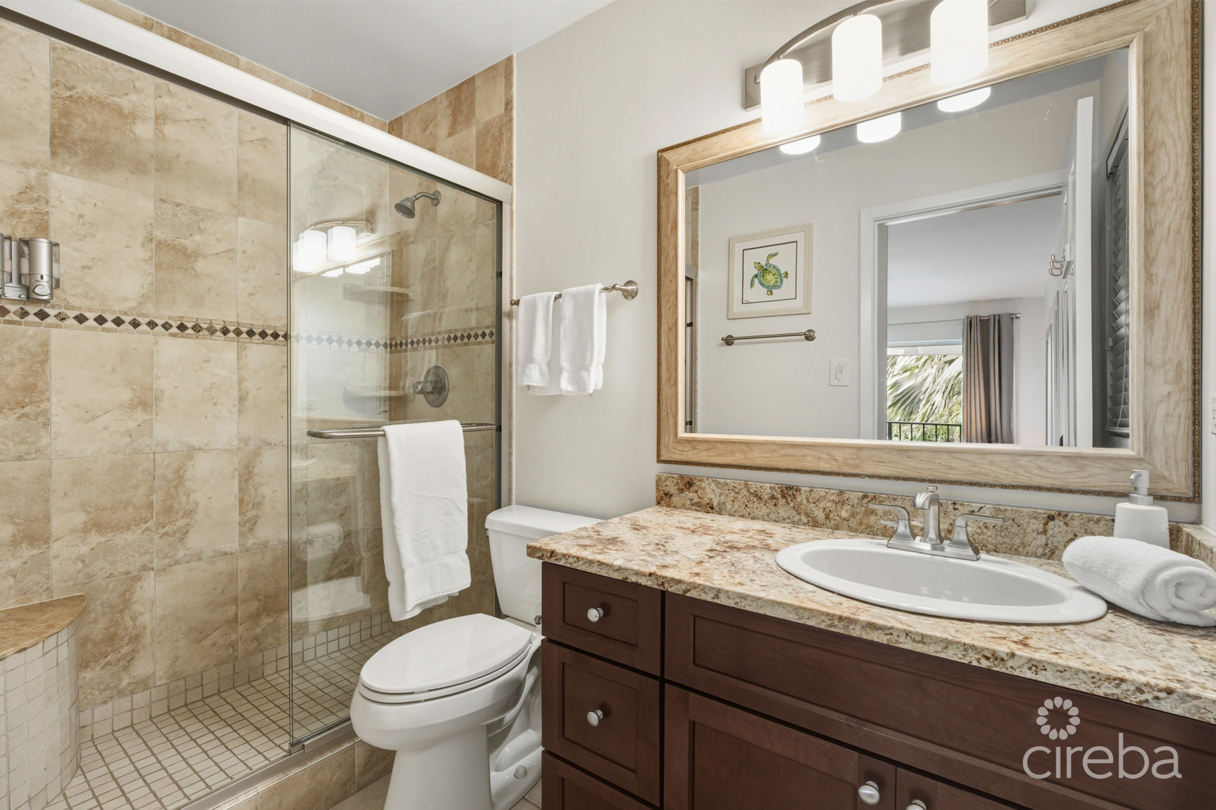 DISCOVERY POINT  PENTHOUSE  BEACHFRONT –  PROVEN INCOME GENERATOR