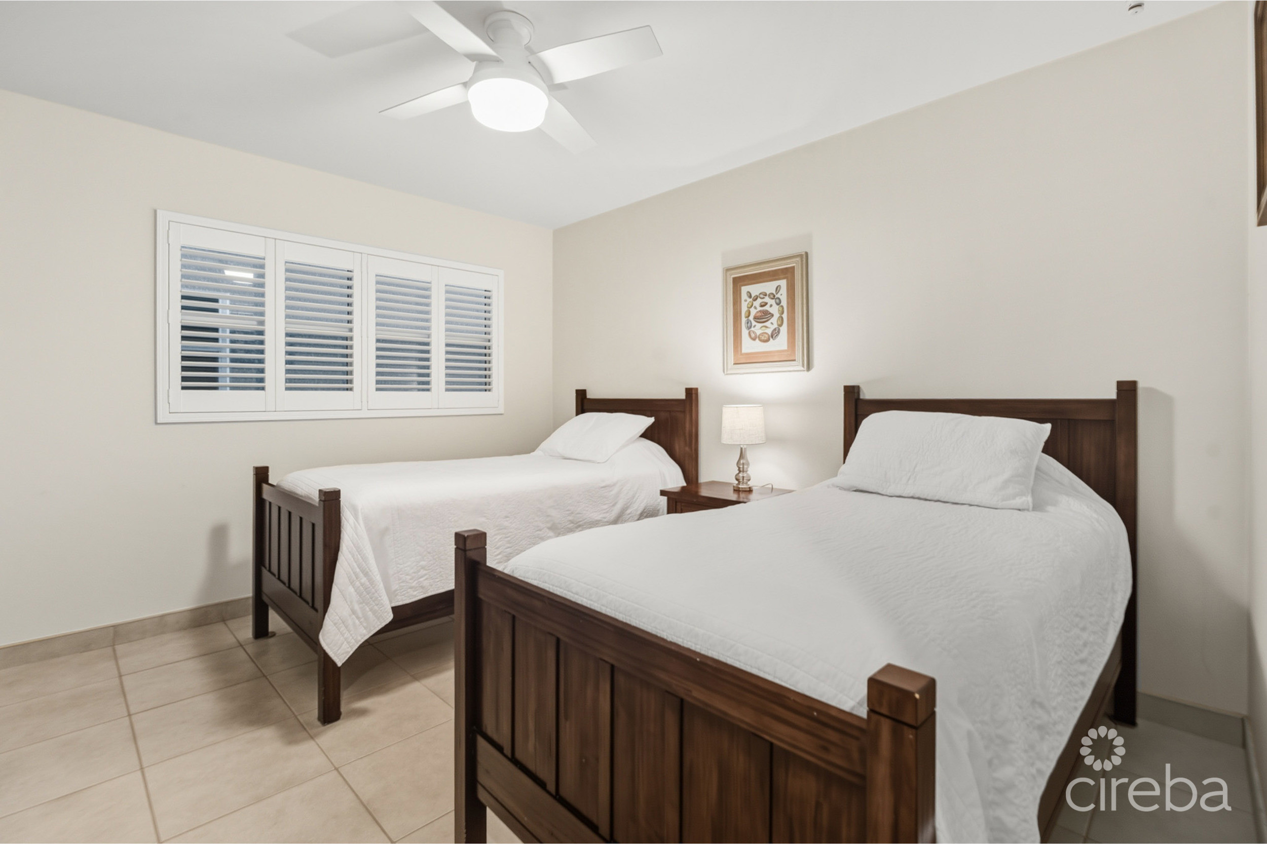 DISCOVERY POINT  PENTHOUSE  BEACHFRONT –  PROVEN INCOME GENERATOR