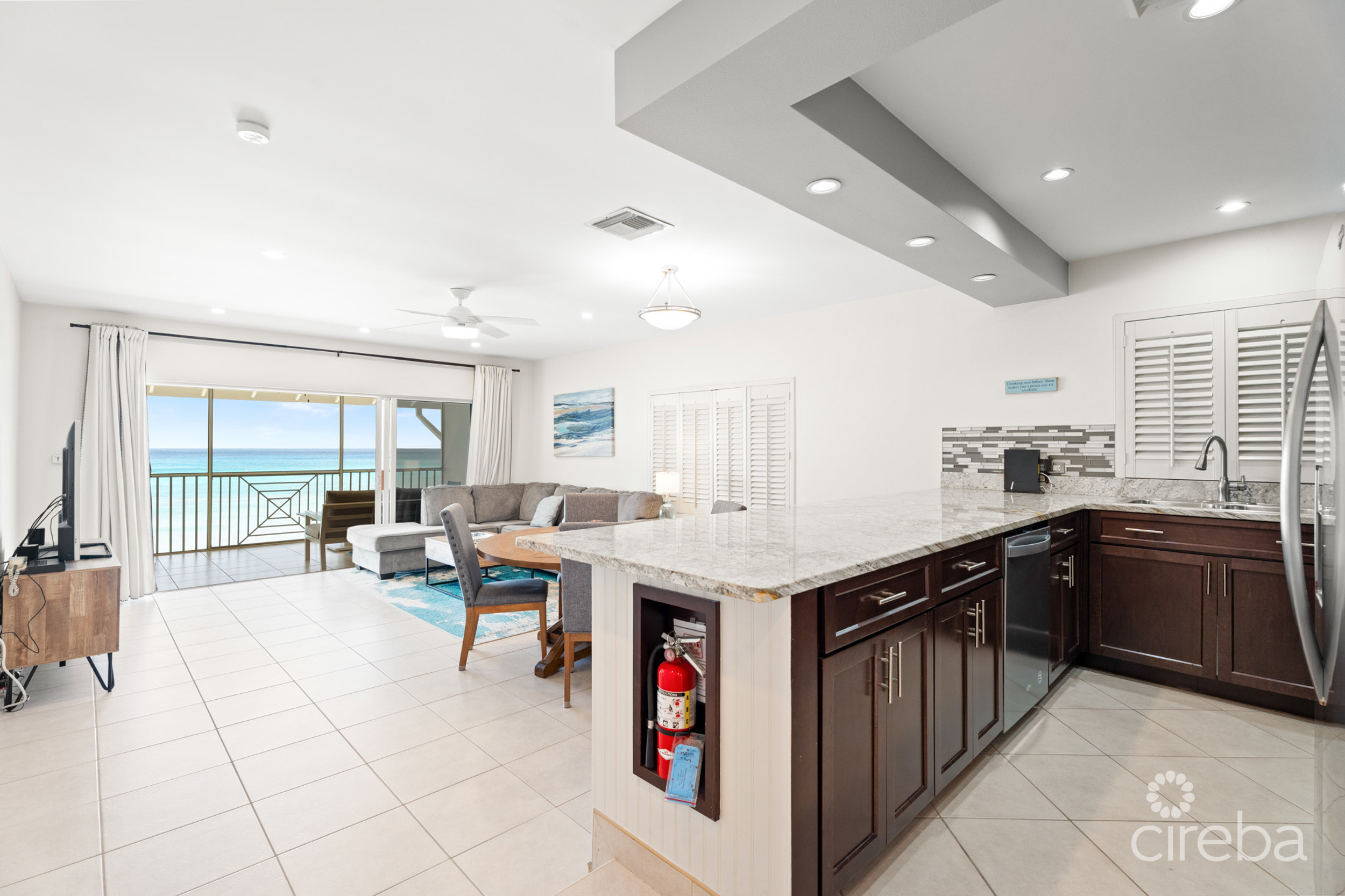 DISCOVERY POINT  PENTHOUSE  BEACHFRONT –  PROVEN INCOME GENERATOR