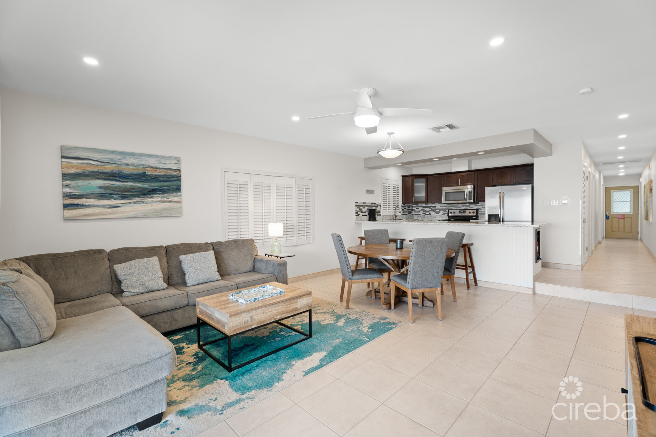 DISCOVERY POINT  PENTHOUSE  BEACHFRONT –  PROVEN INCOME GENERATOR