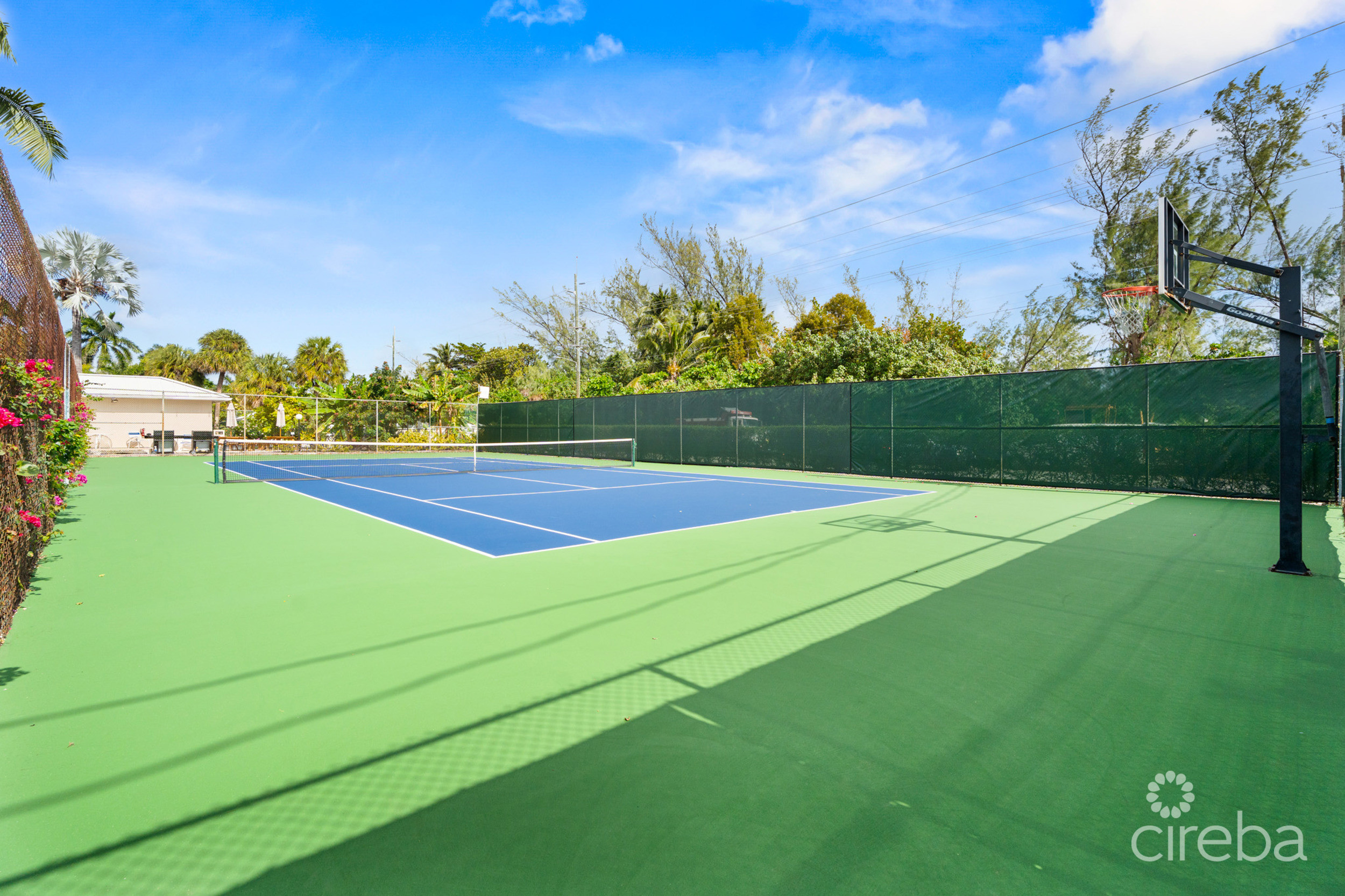 DISCOVERY POINT  PENTHOUSE  BEACHFRONT –  PROVEN INCOME GENERATOR