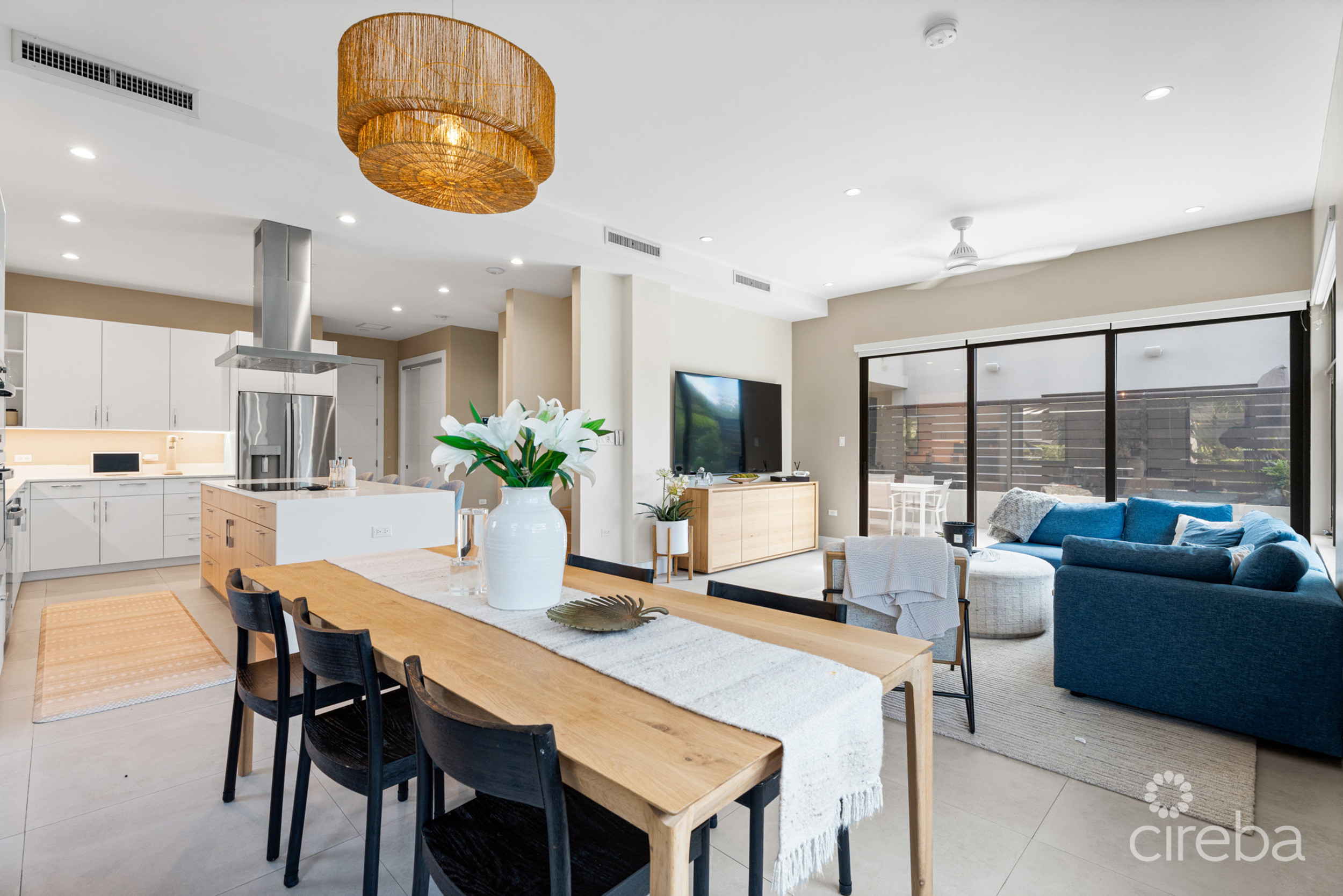 BLUE PALMS 3, WEST BAY END UNIT