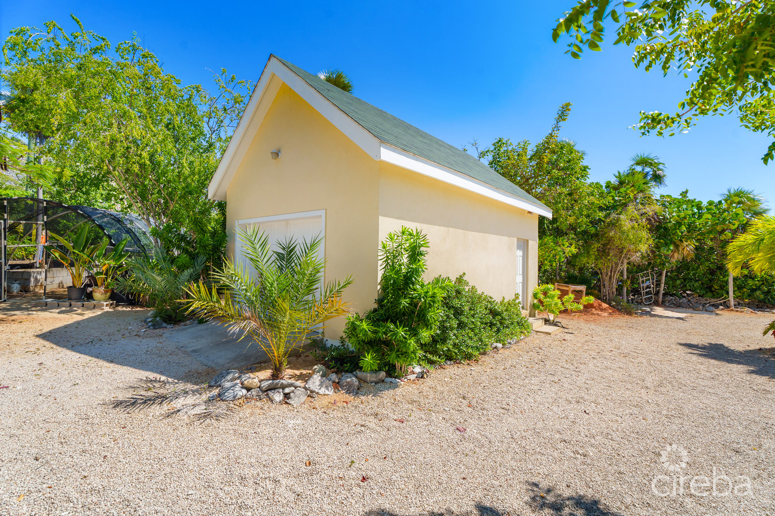 SOUTHSIDE HOME AND BLUFFSIDE COTTAGE