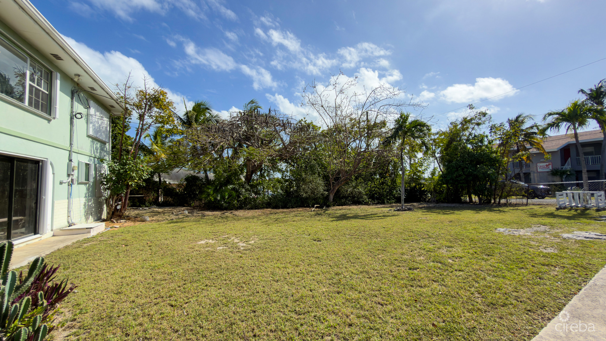 TWINFLOWERS DOUBLE PARCEL RESIDENCE