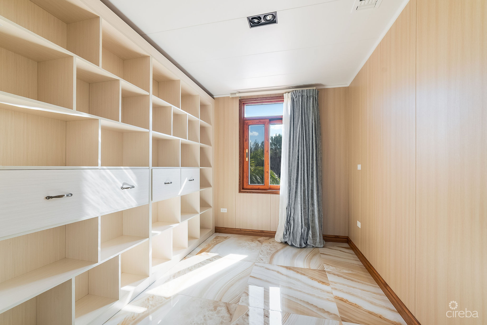 A WATERFRONT OPPORTUNITY IN AUBURN BAY | PROSPECT