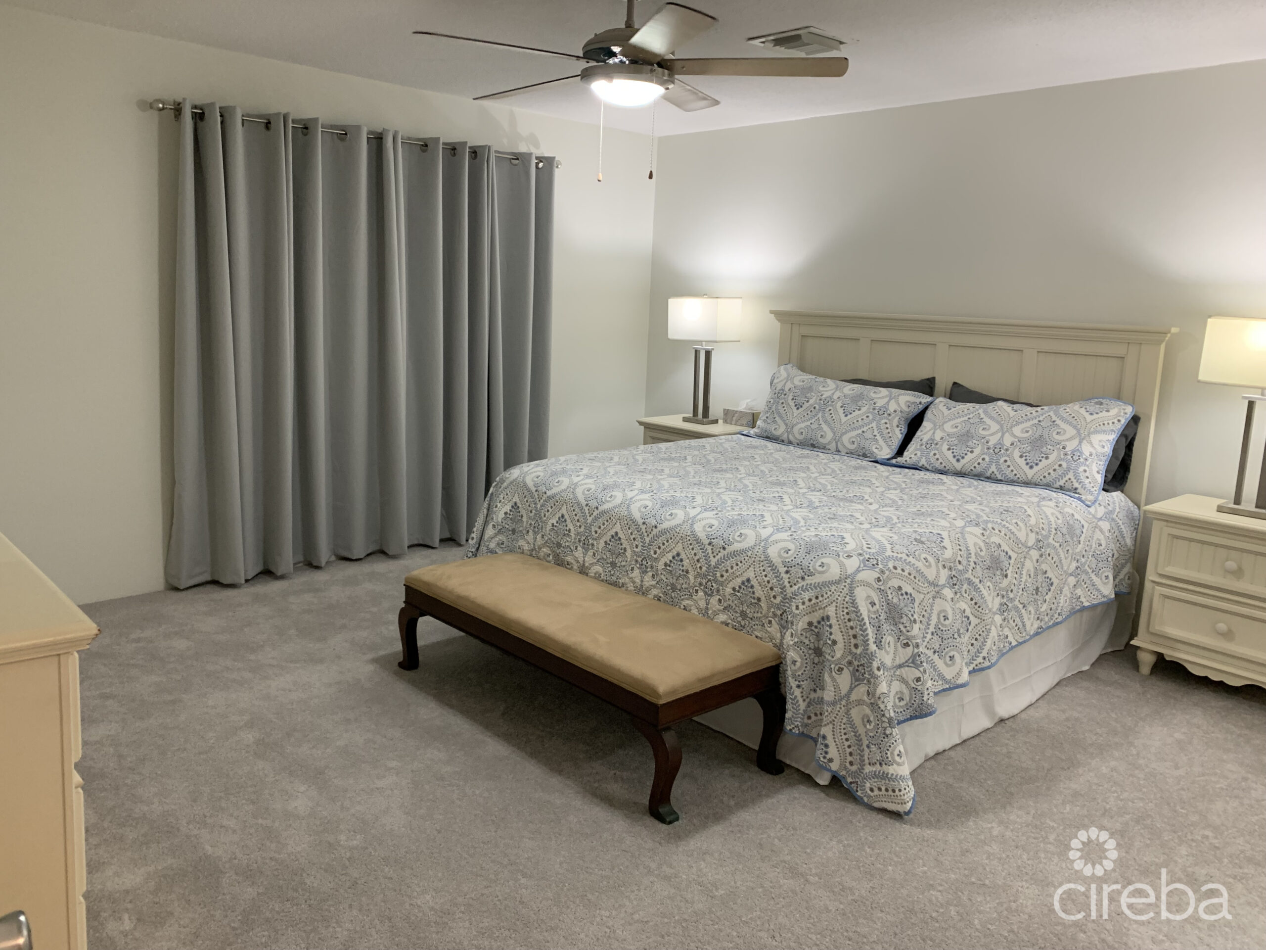 CHARMING & CENTRALLY LOCATED SOUTH COVE IN SOUTH SOUND