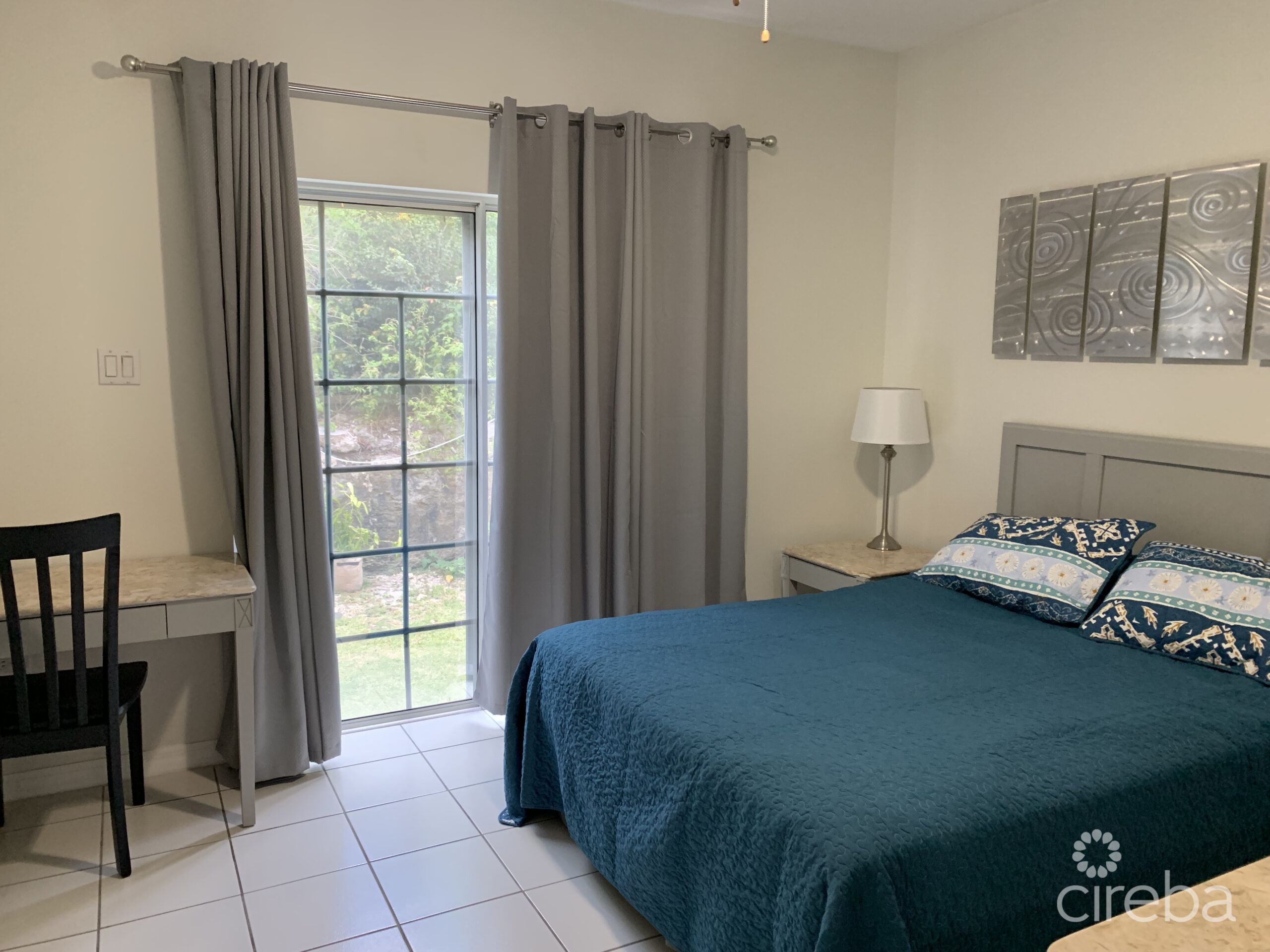 CHARMING & CENTRALLY LOCATED SOUTH COVE IN SOUTH SOUND