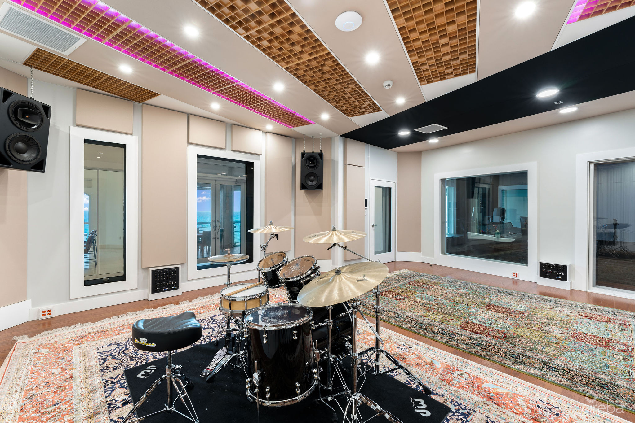 WHITEHALL HOUSE – PRIME COMMERCIAL BUILDING