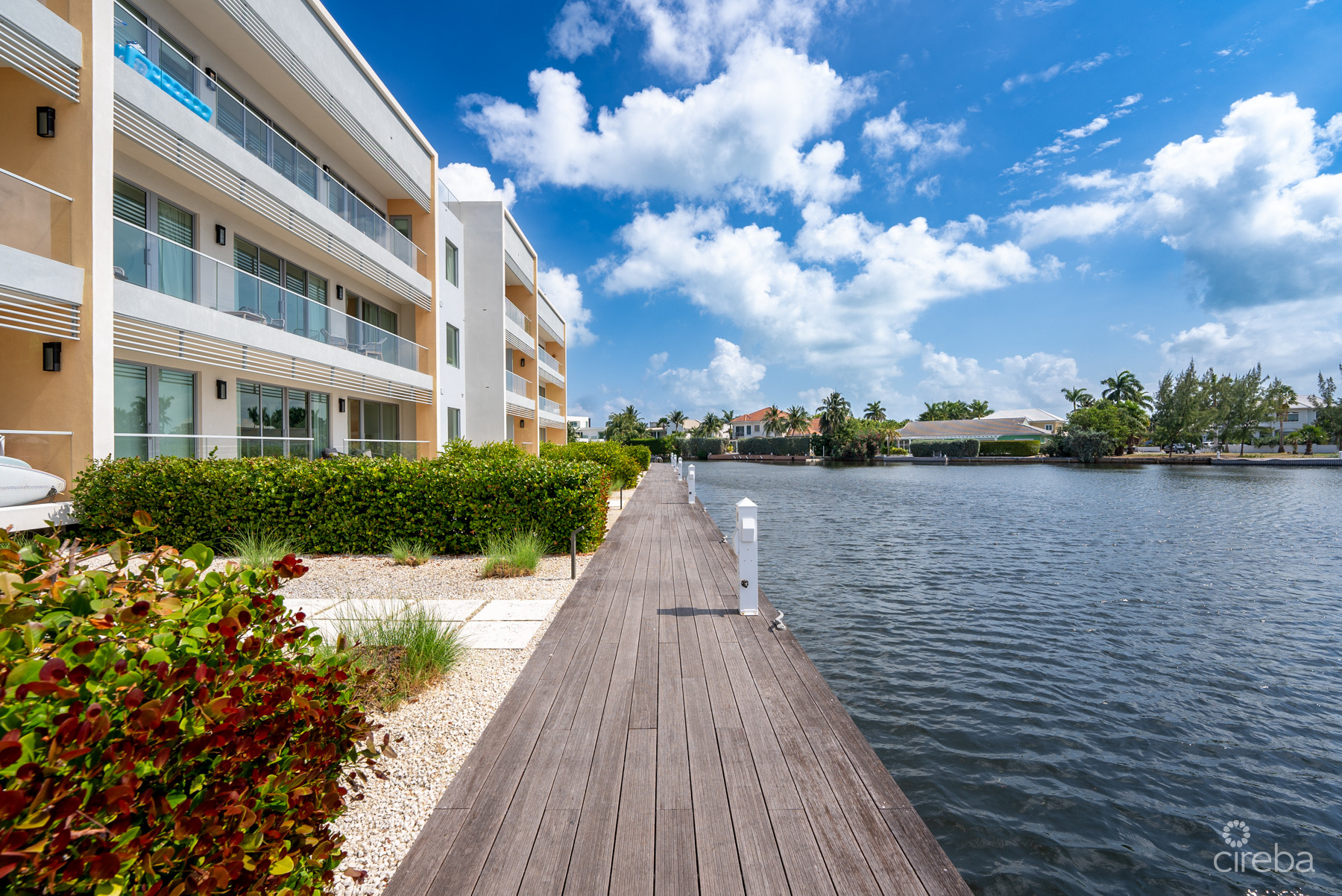 ONE CANAL POINT 535 WITH DOCK