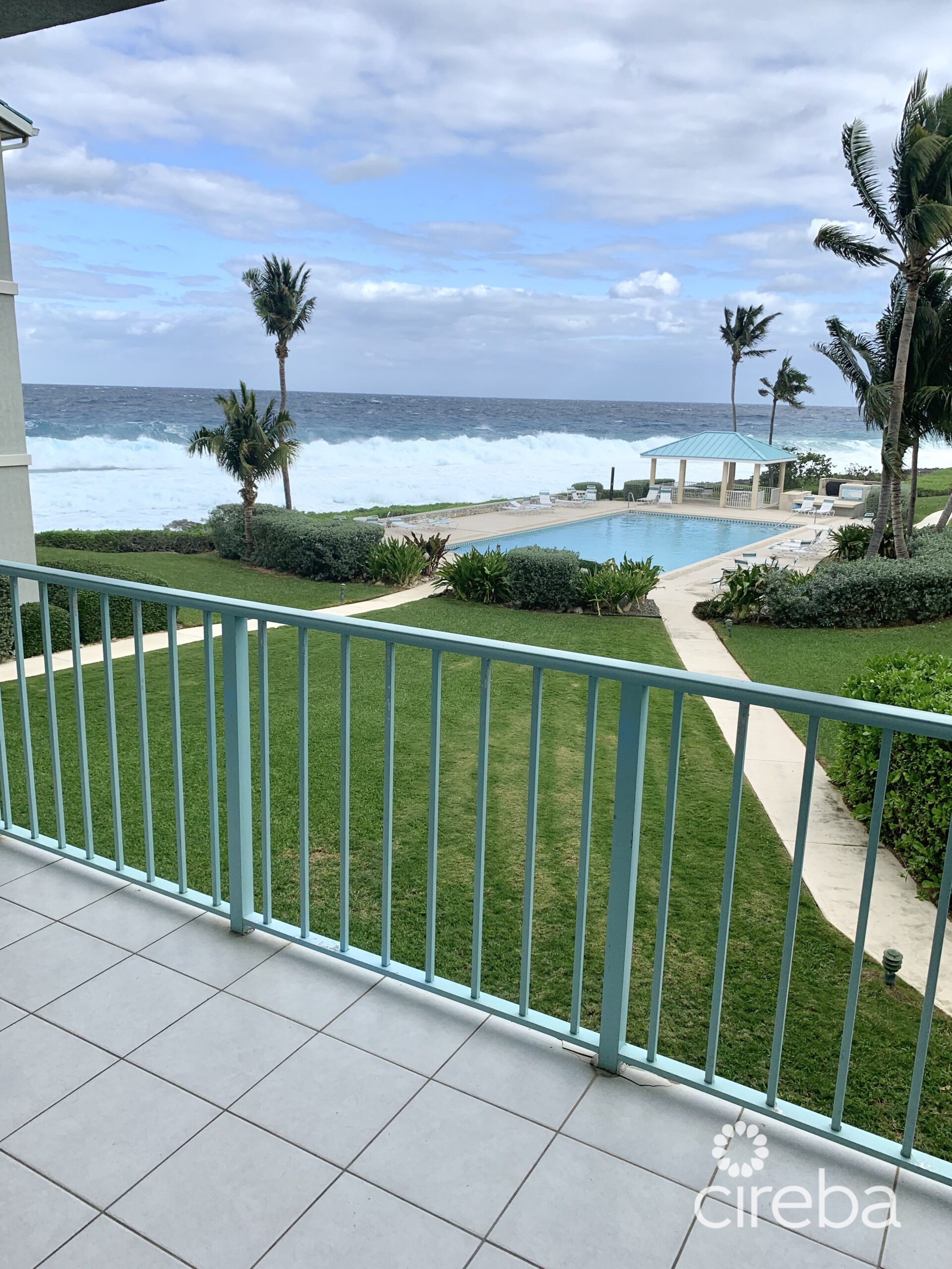 OCEAN POINTE VILLAS #10, OCEANFRONT WEST BAY