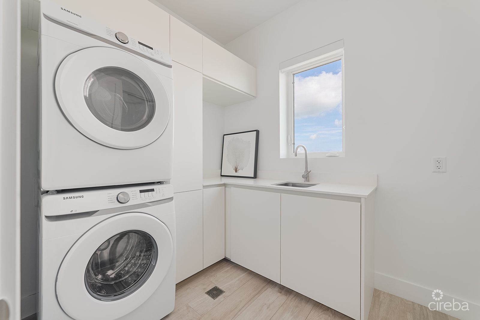AURA #401 PENTHOUSE – SOUTH SOUND