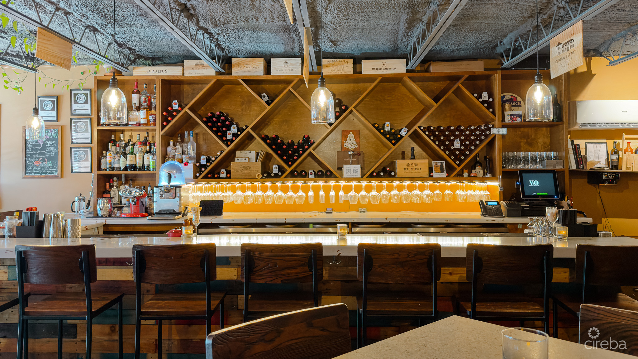 V20 – WINE BAR & RESTAURANT FOR SALE