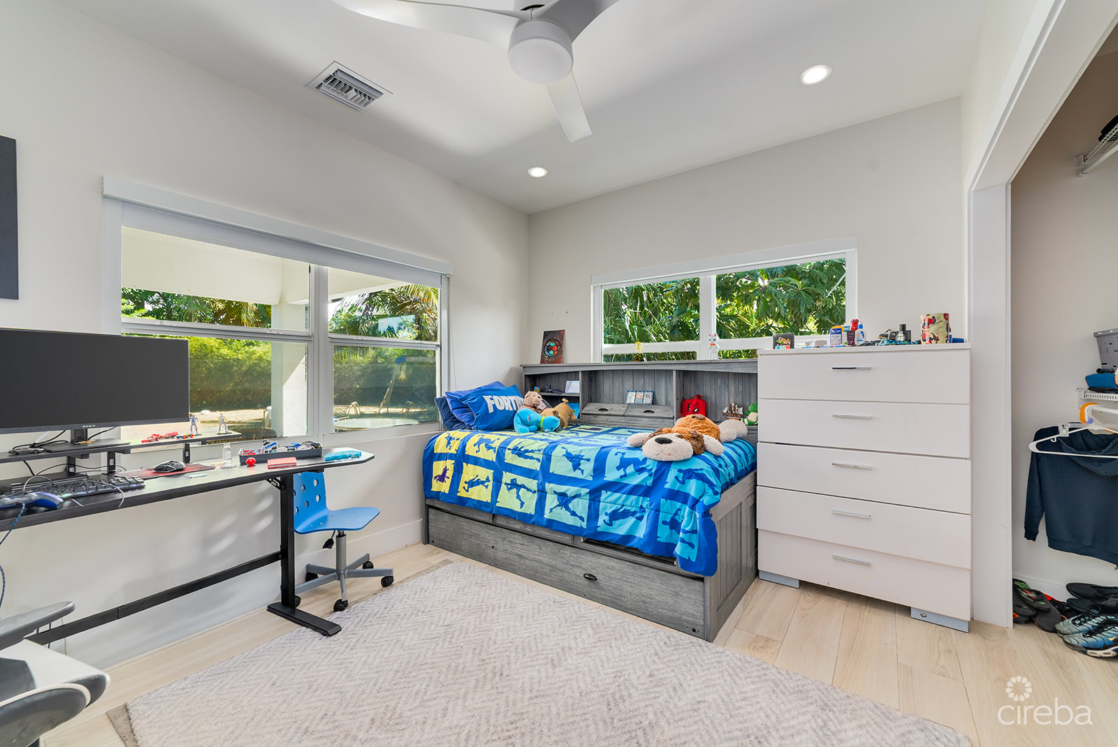 ELEVATED, 6-BEDROOM  SINGLE FAMILY HOME ON A MASSIVE PARCEL