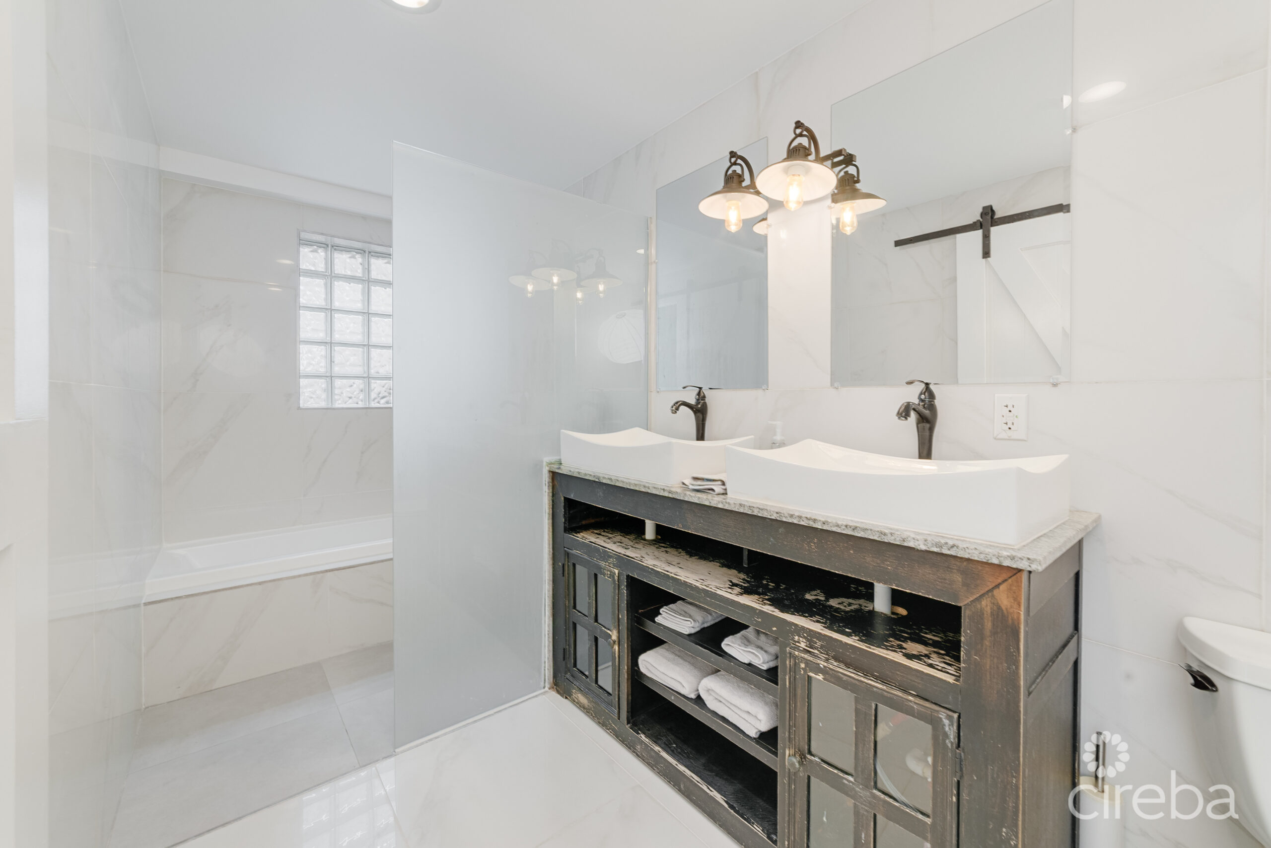 REDUCED! #1 CANAL HOME UNCLE BOB LANE