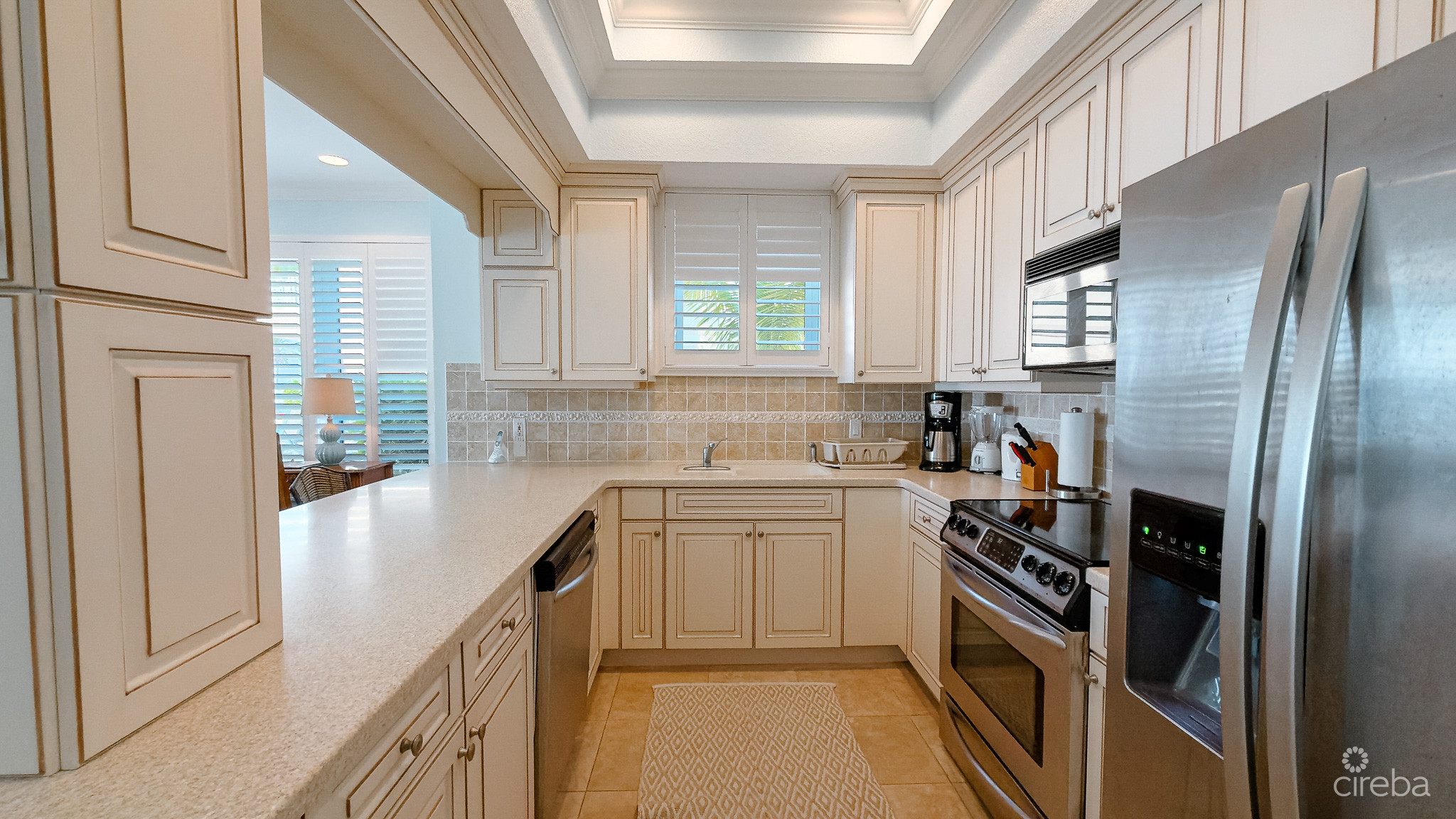 BEACHFRONT CONDO THE CLUB LITTLE CAYMAN