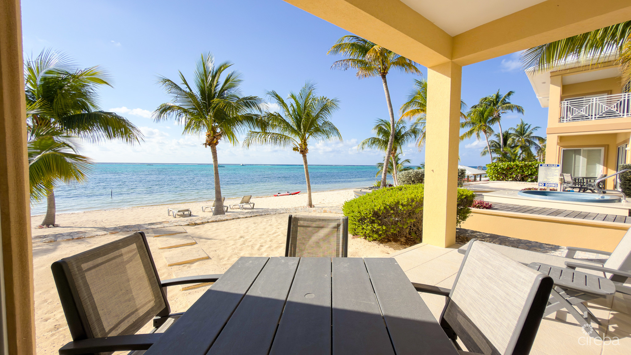 BEACHFRONT CONDO THE CLUB LITTLE CAYMAN