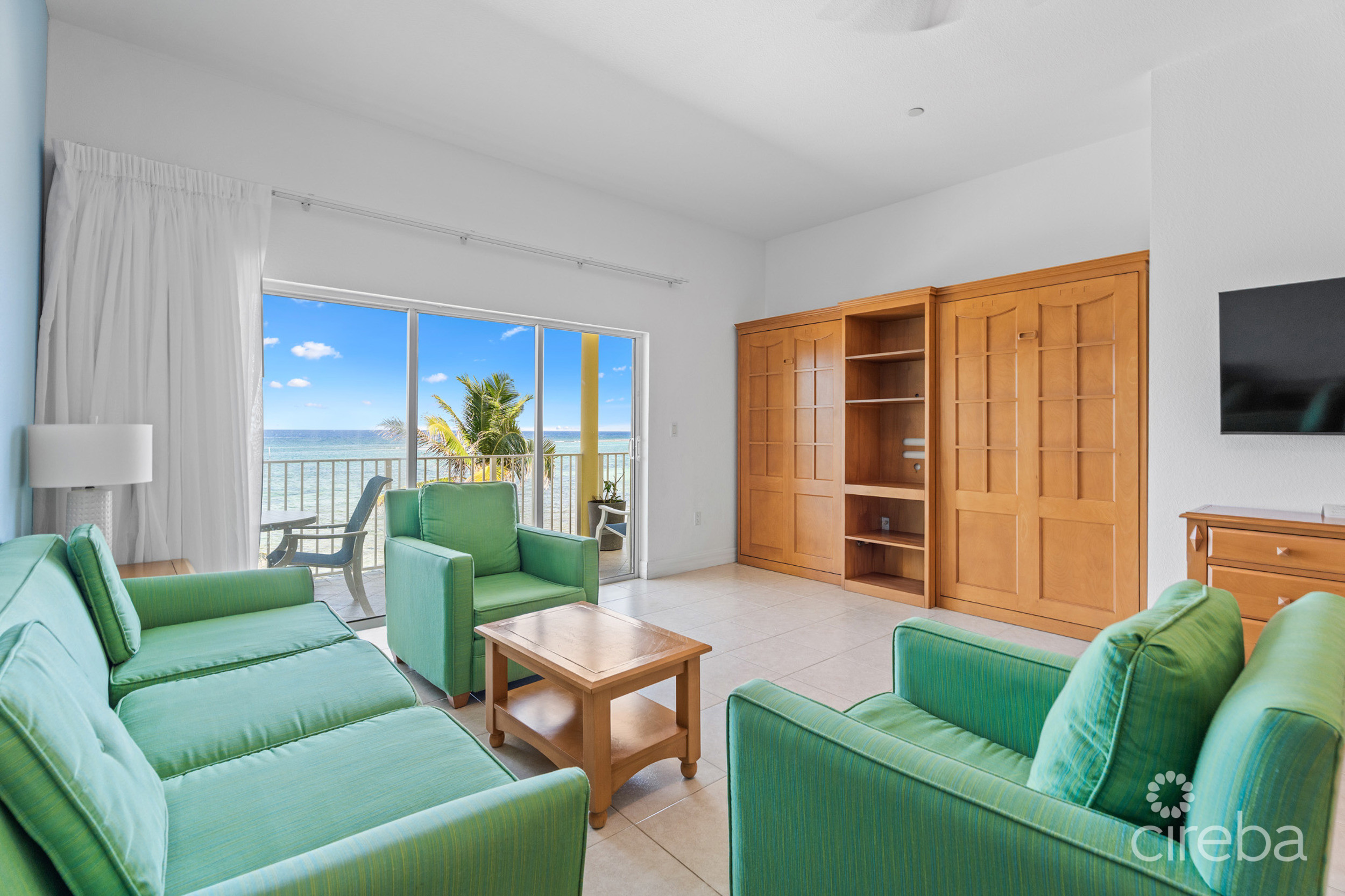 CASTAWAY COVE BEACHFRONT – 2 BED, 2 BATH, A AND B LOCK OFF UNIT