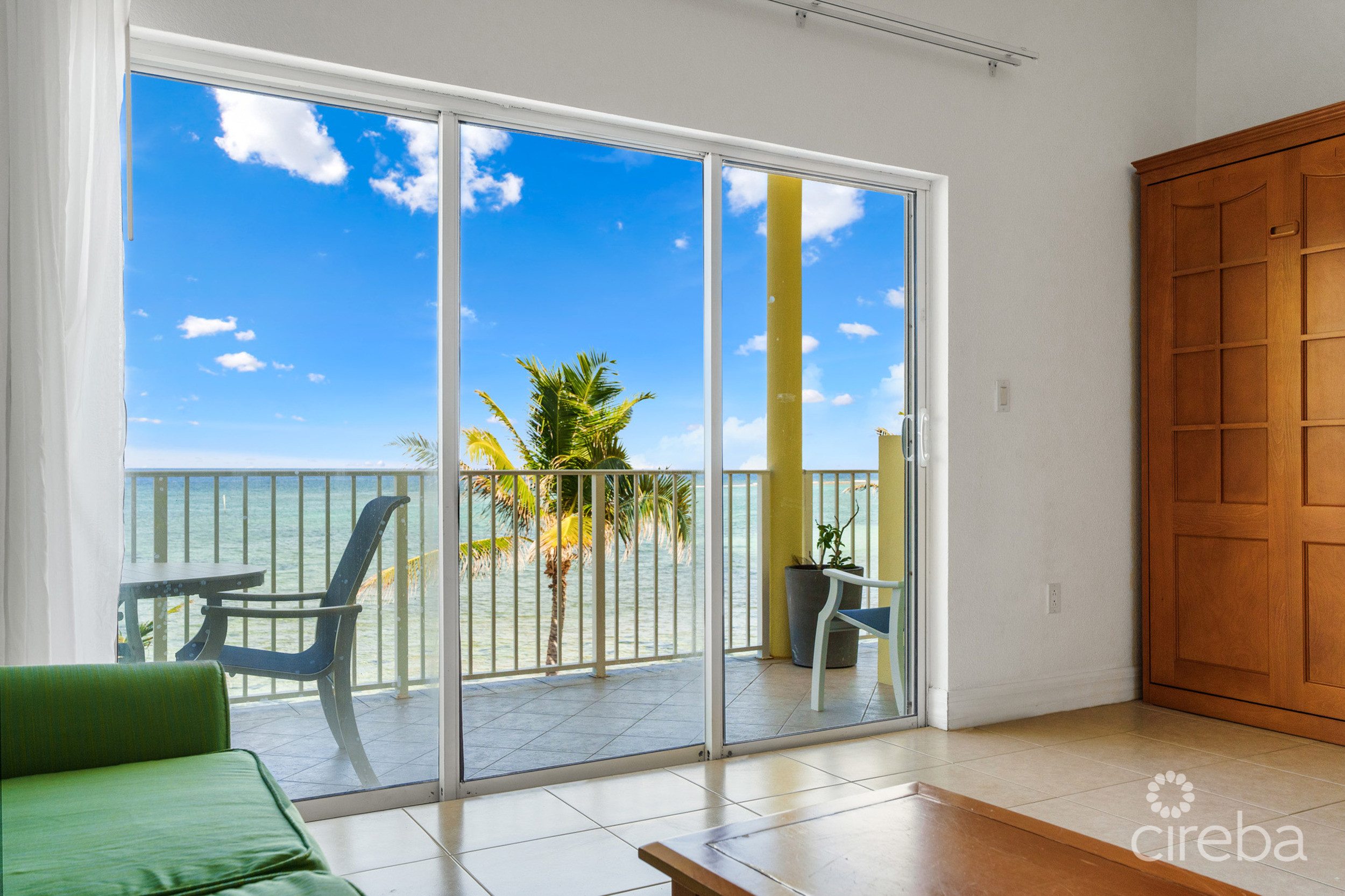 CASTAWAY COVE BEACHFRONT – 2 BED, 2 BATH, A AND B LOCK OFF UNIT
