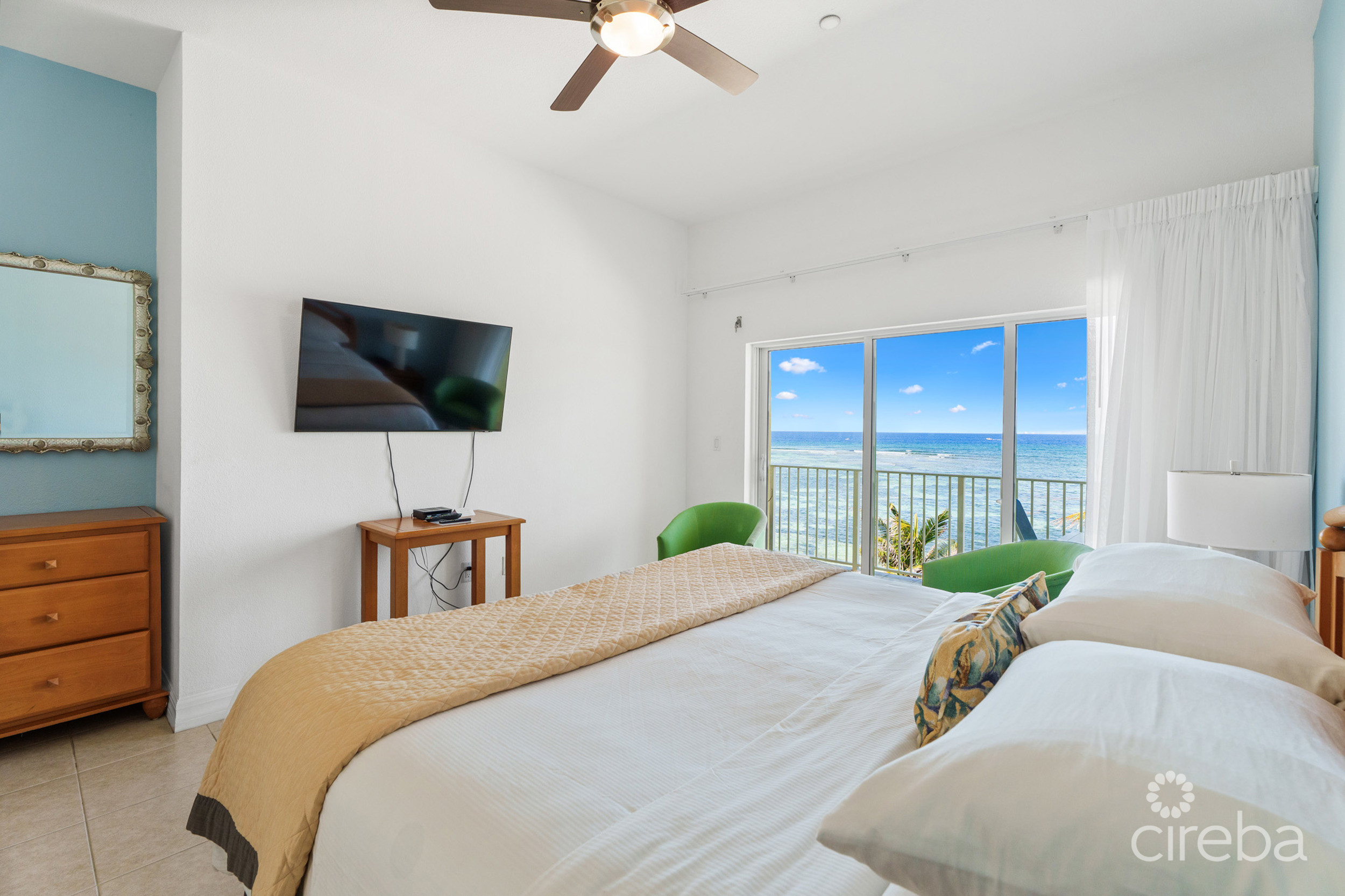 CASTAWAY COVE BEACHFRONT – 2 BED, 2 BATH, A AND B LOCK OFF UNIT