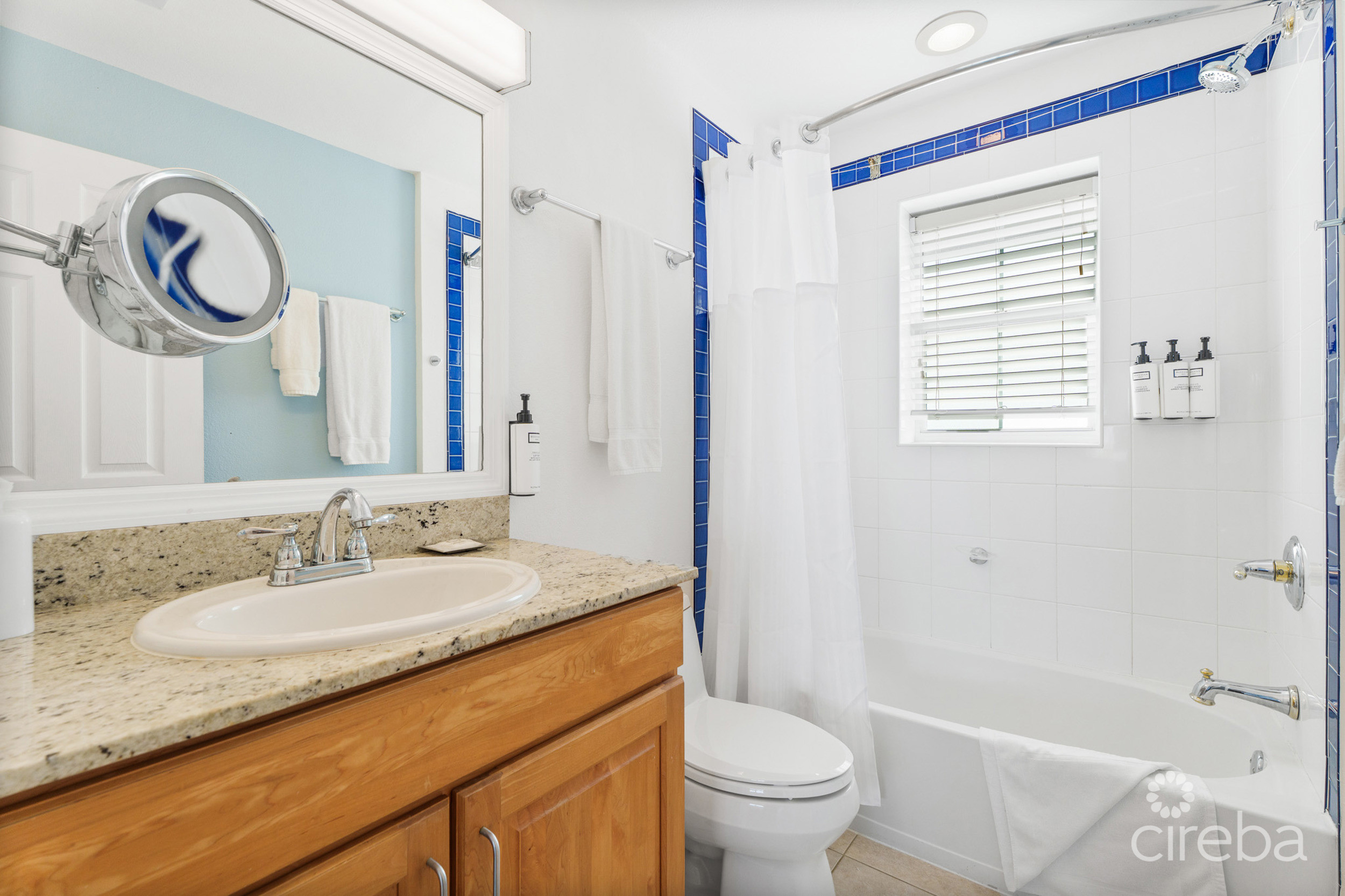 CASTAWAY COVE BEACHFRONT – 2 BED, 2 BATH, A AND B LOCK OFF UNIT