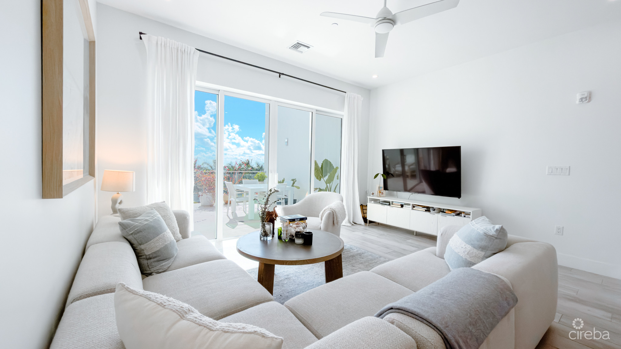 AURA #303 – OCEANFRONT 2 BED PLUS DEN TOWNHOUSE RESIDENCE