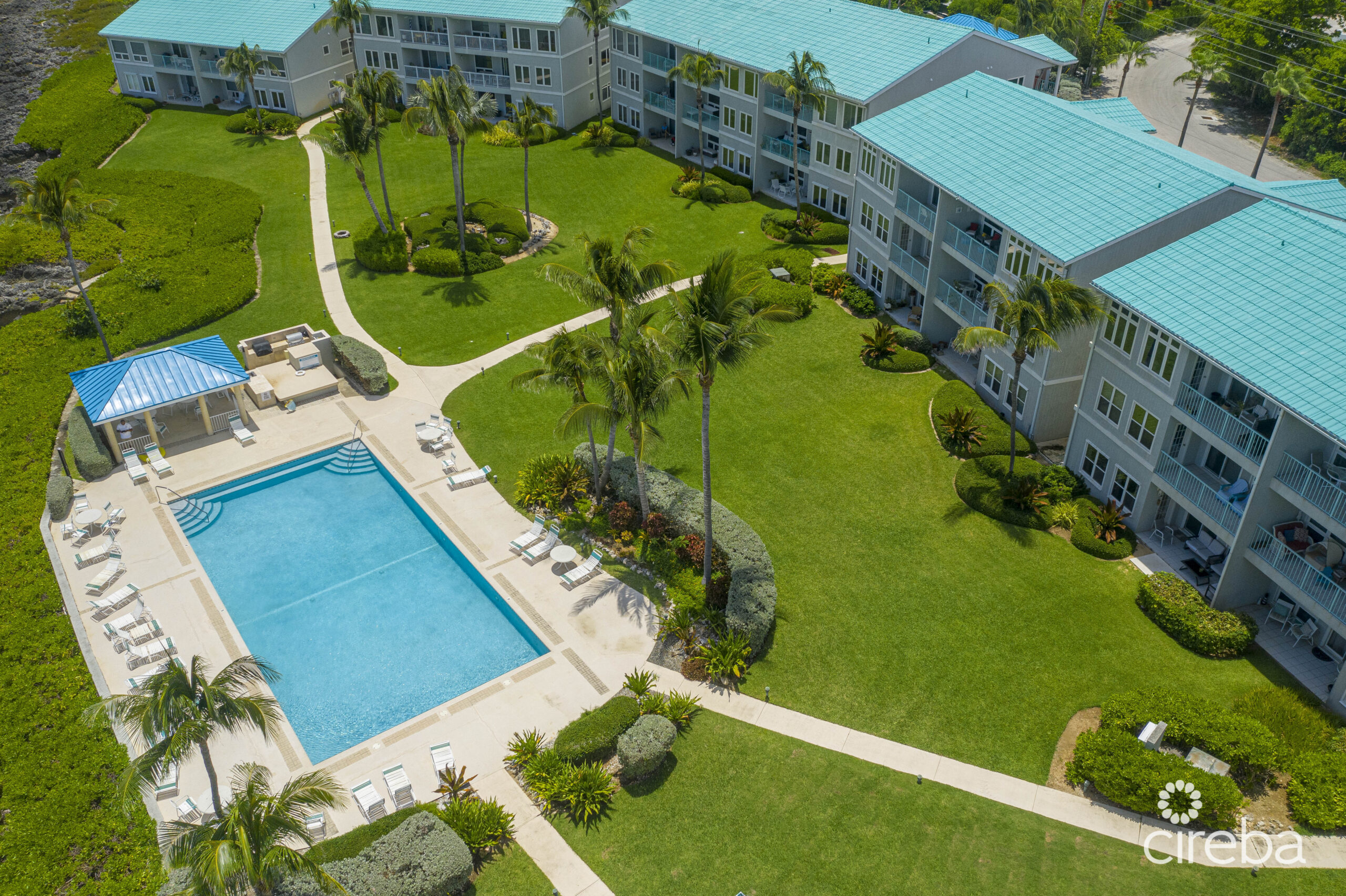 OCEAN POINTE VILLAS #10, OCEANFRONT WEST BAY