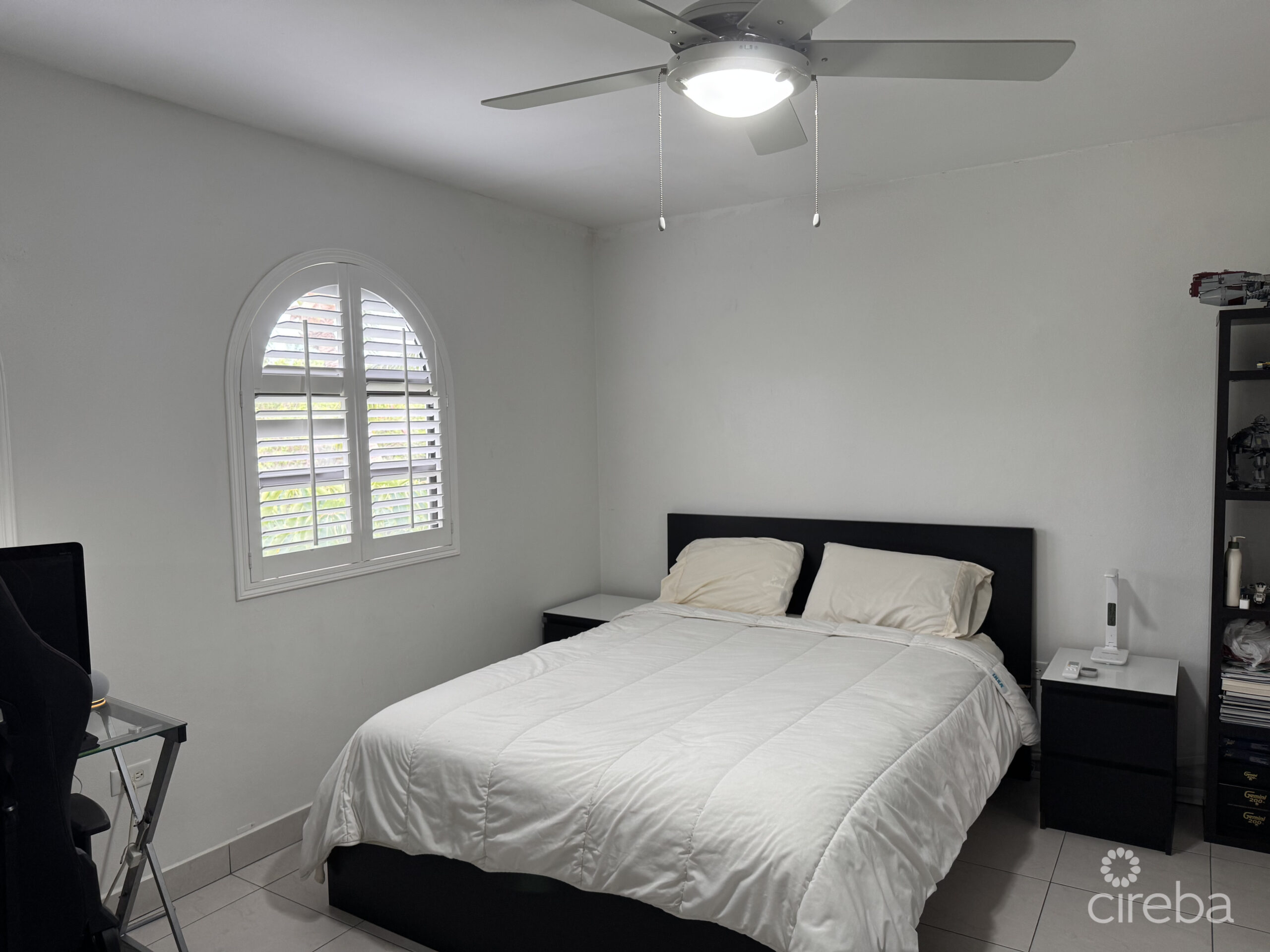 LIME TREE BAY TOWNHOUSE 2 BED FREEHOLD! SMB CORRIDOR