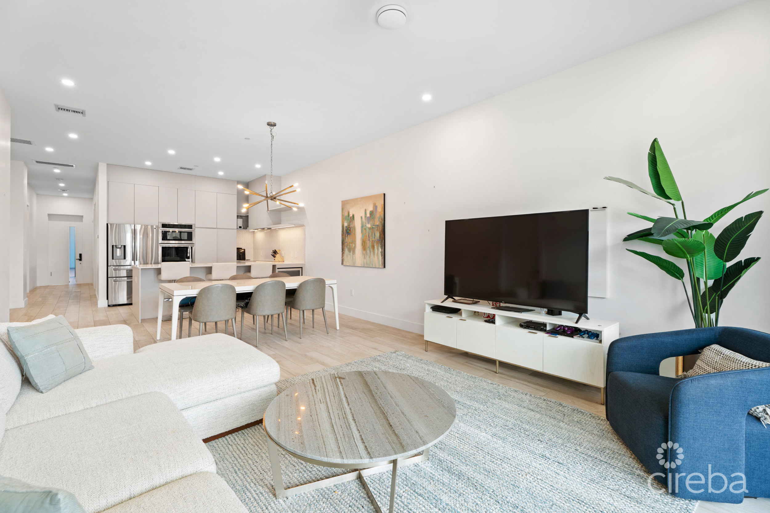 AURA #107, – GROUND FLOOR 3 BED POOLFRONT RESIDENCE