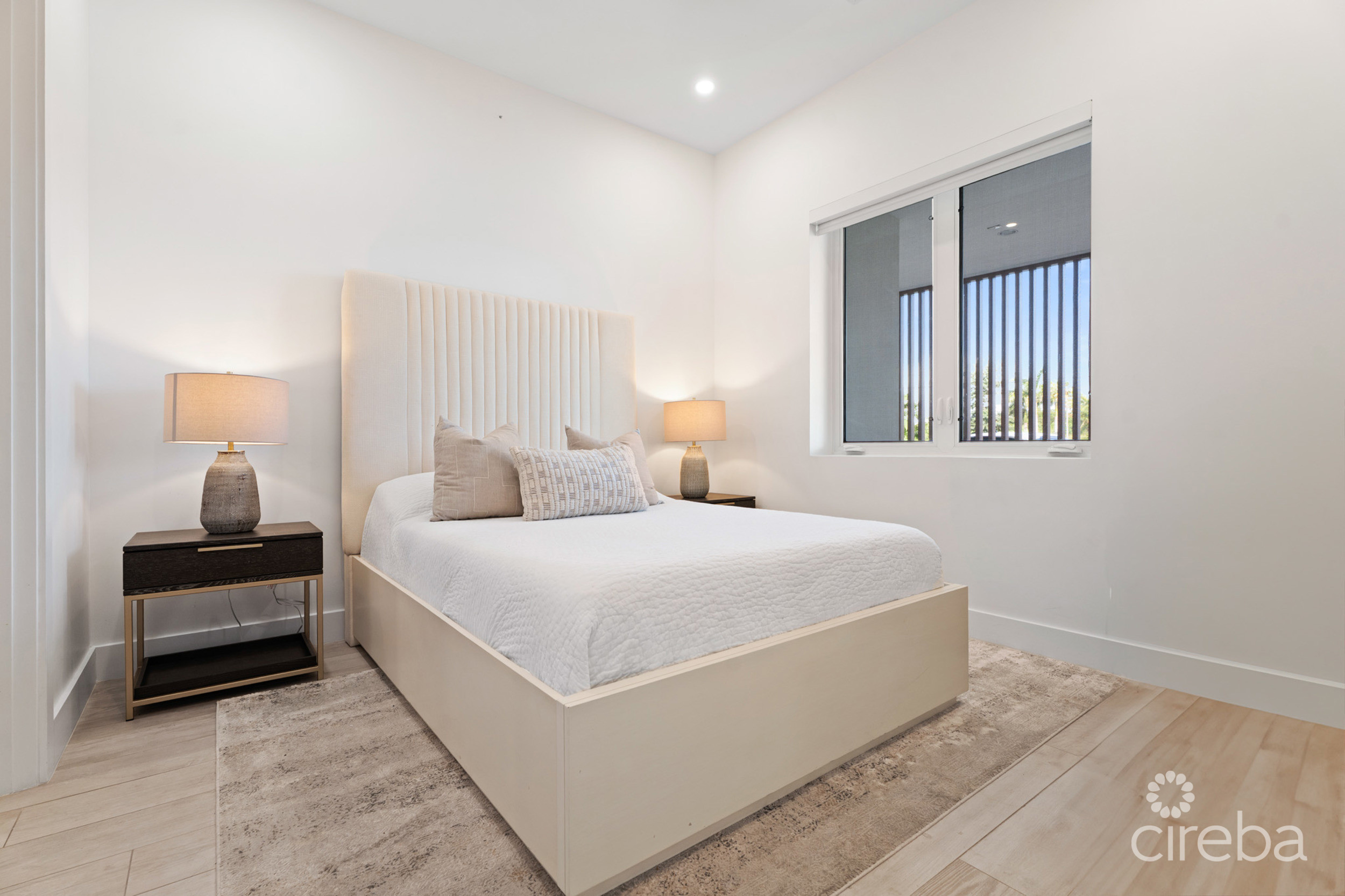 AURA #107, – GROUND FLOOR 3 BED POOLFRONT RESIDENCE