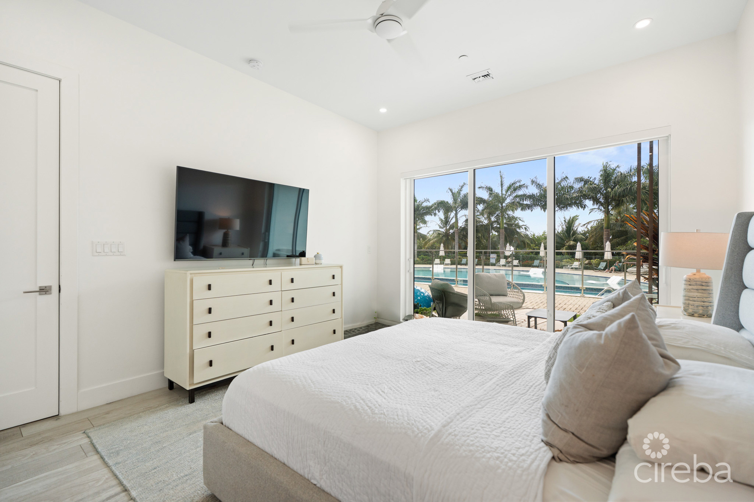 AURA #107, – GROUND FLOOR 3 BED POOLFRONT RESIDENCE