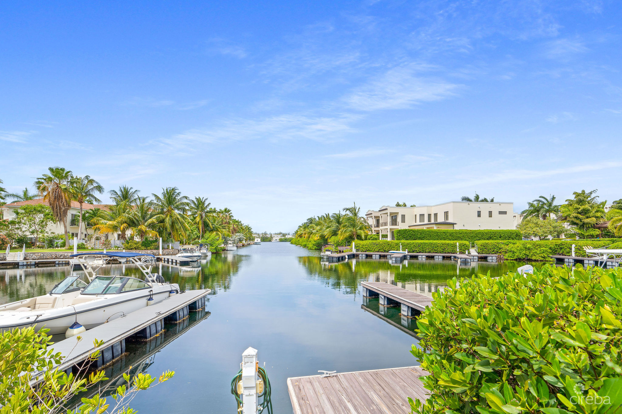CYPRESS POINTE NORTH 101 – CANAL FRONT CRYSTAL HARBOUR