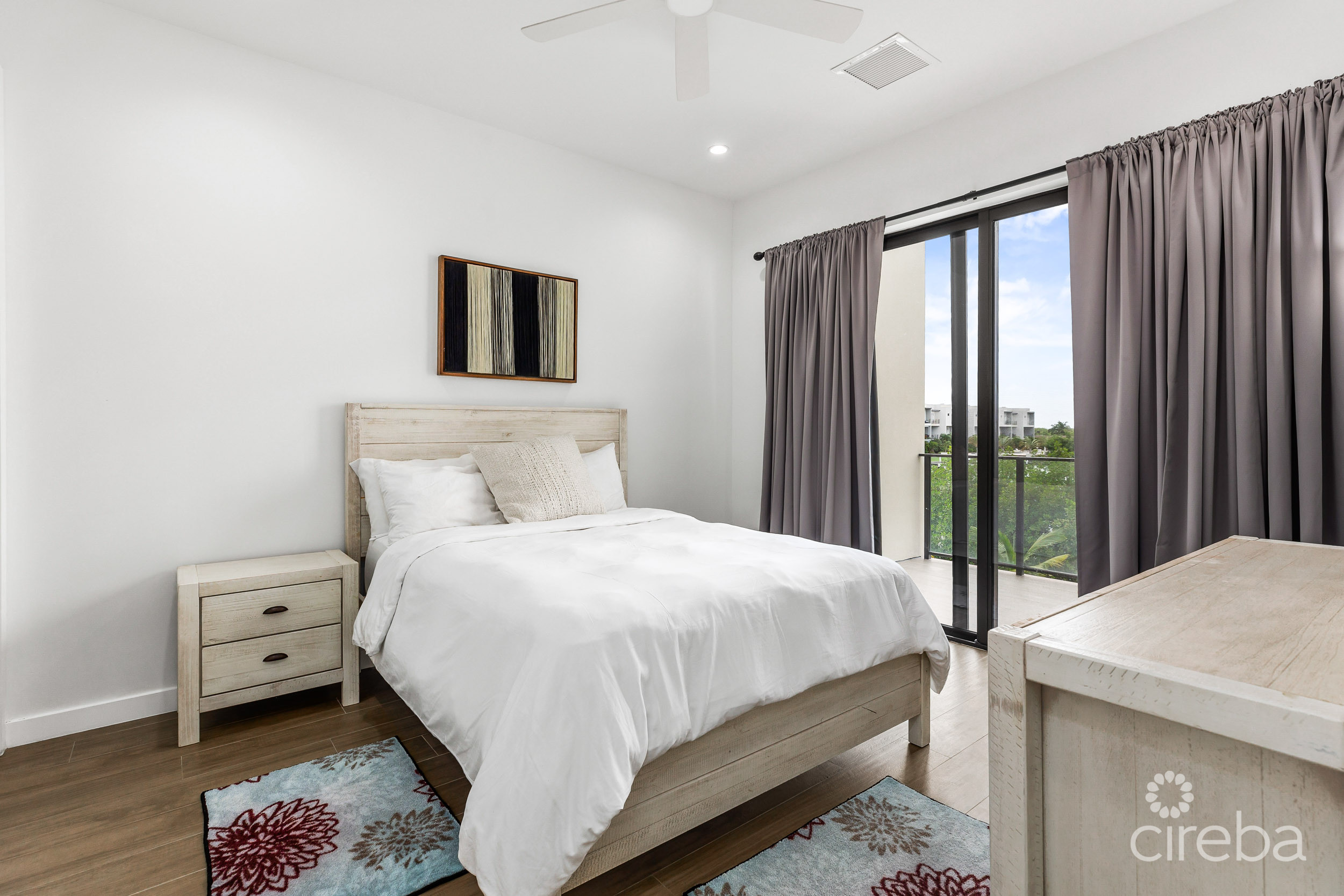 ALLURE 10, WATERFRONT CONDO