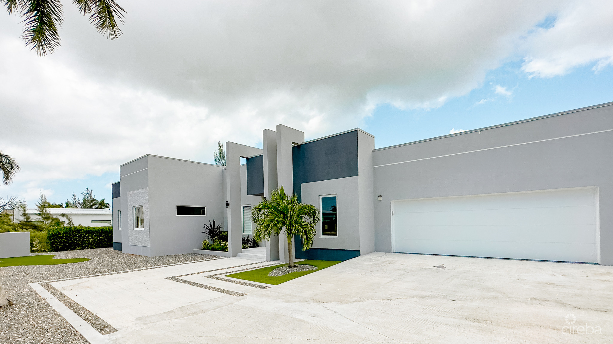 TARPON CIRCLE 4 BED FAMILY HOME