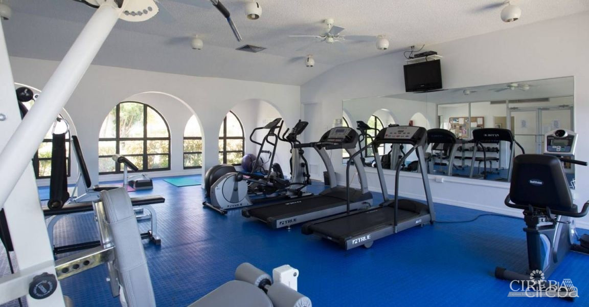 LIME TREE BAY TOWNHOUSE 2 BED 2.5 BATH SMB CORRIDOR