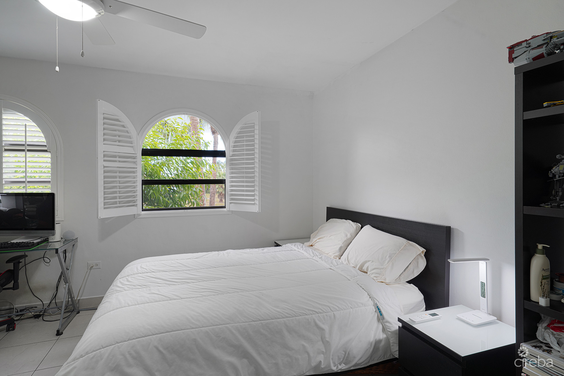 LIME TREE BAY TOWNHOUSE 2 BED 2.5 BATH SMB CORRIDOR