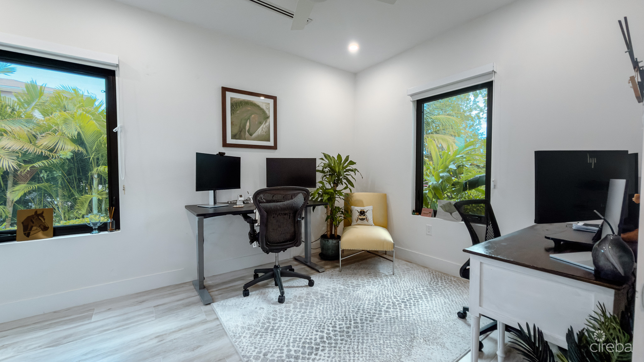 THE LAGOONS 3 BED WATERFRONT TOWNHOUSE