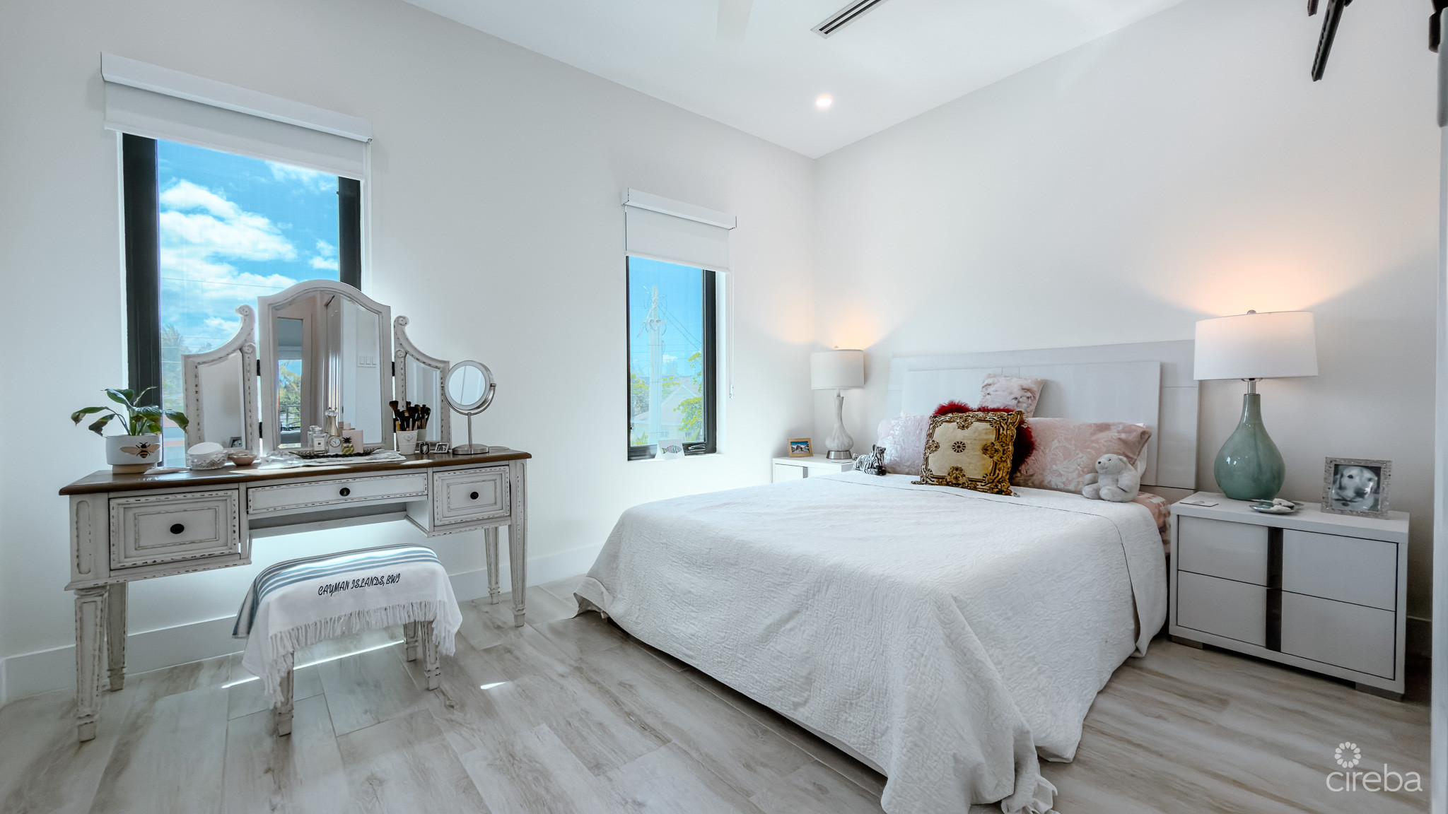THE LAGOONS 3 BED WATERFRONT TOWNHOUSE