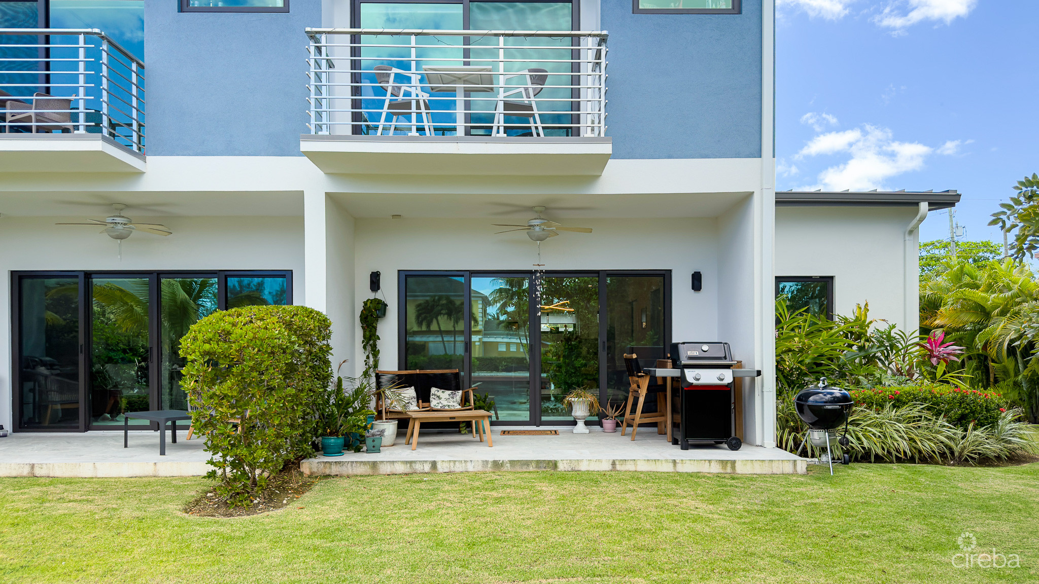 THE LAGOONS 3 BED WATERFRONT TOWNHOUSE