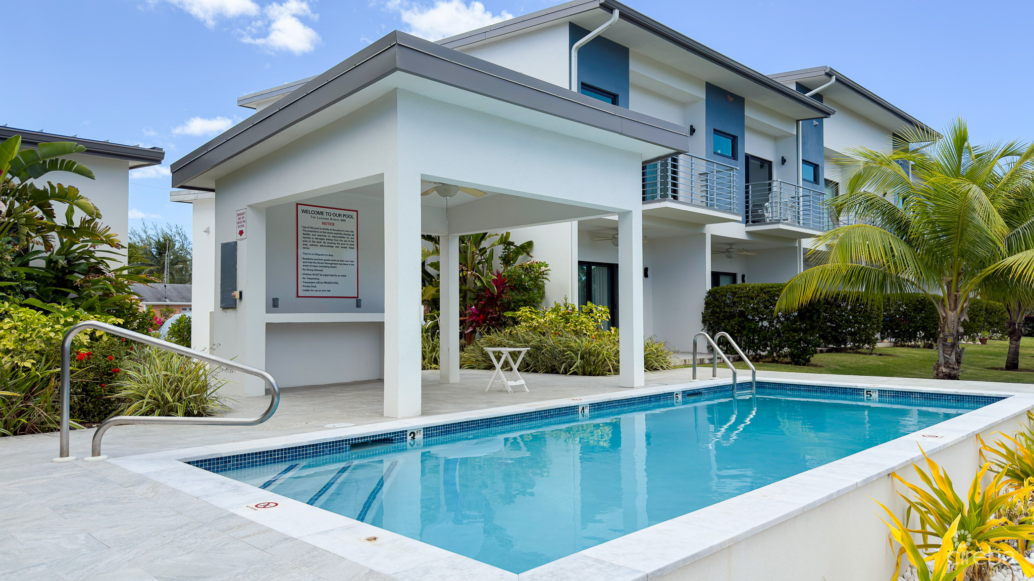 THE LAGOONS 3 BED WATERFRONT TOWNHOUSE