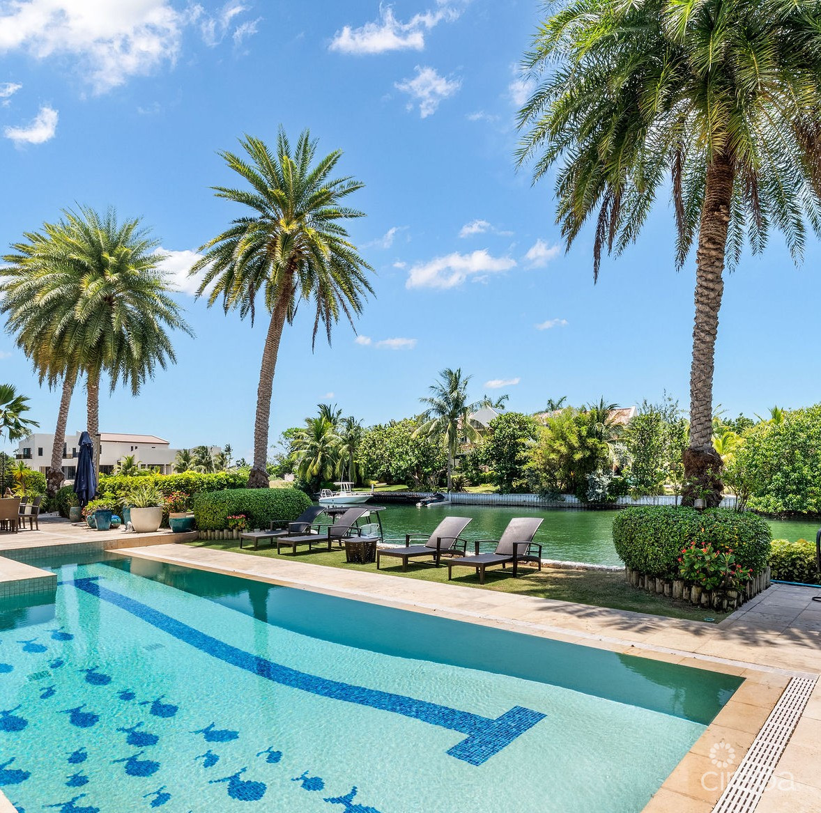 PINEAPPLE HOUSE, A VISTA DEL MAR ESTATE