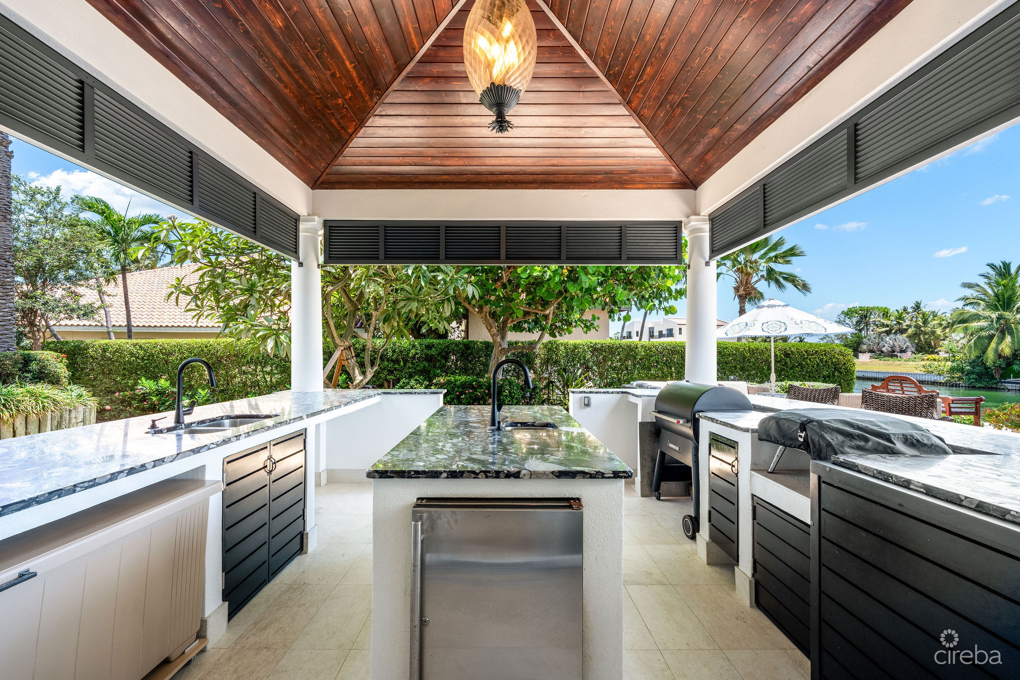PINEAPPLE HOUSE, A VISTA DEL MAR ESTATE