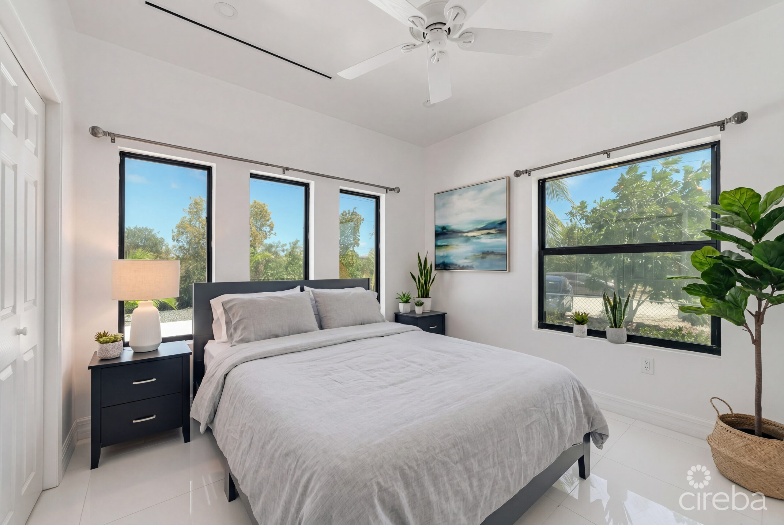 HYRE VIEW – 3 BED, 2 BATH DUPLEX