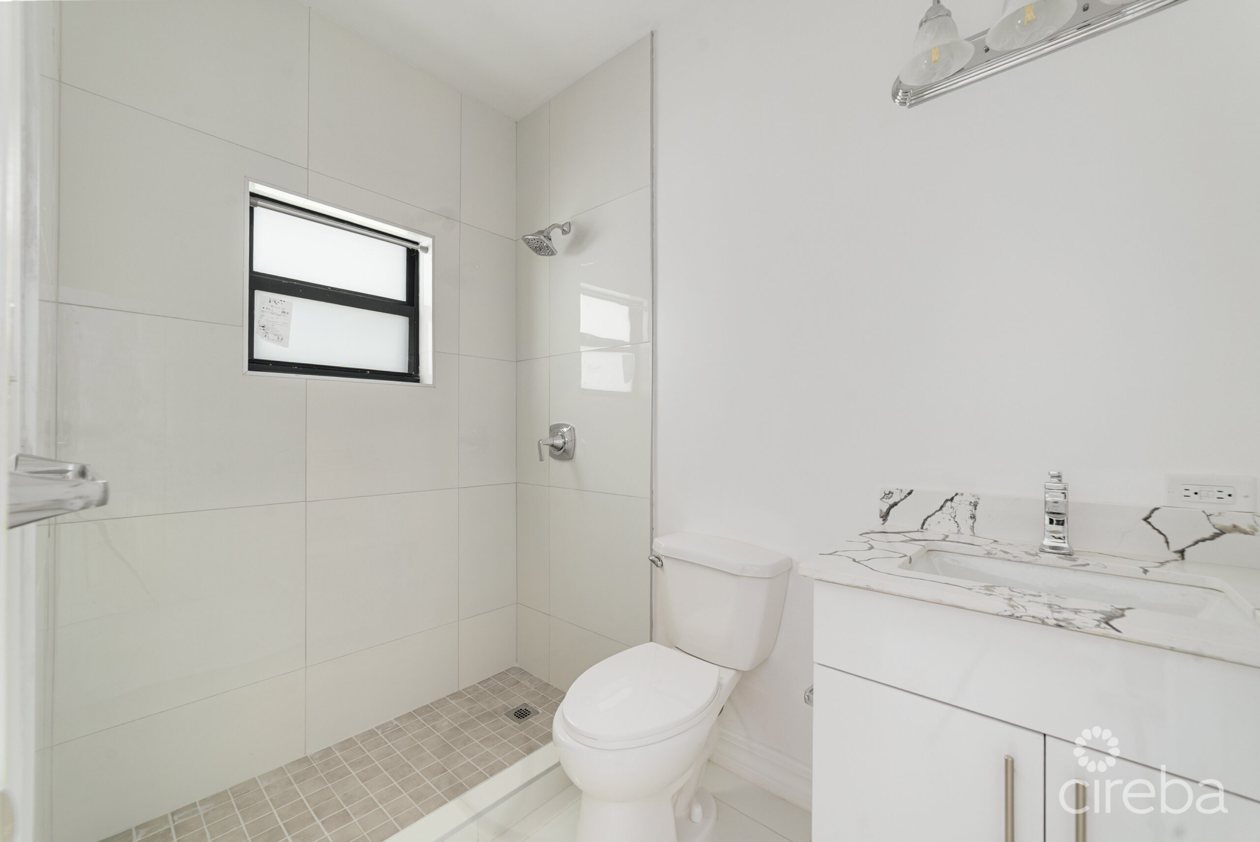HYRE VIEW – 3 BED, 2 BATH DUPLEX