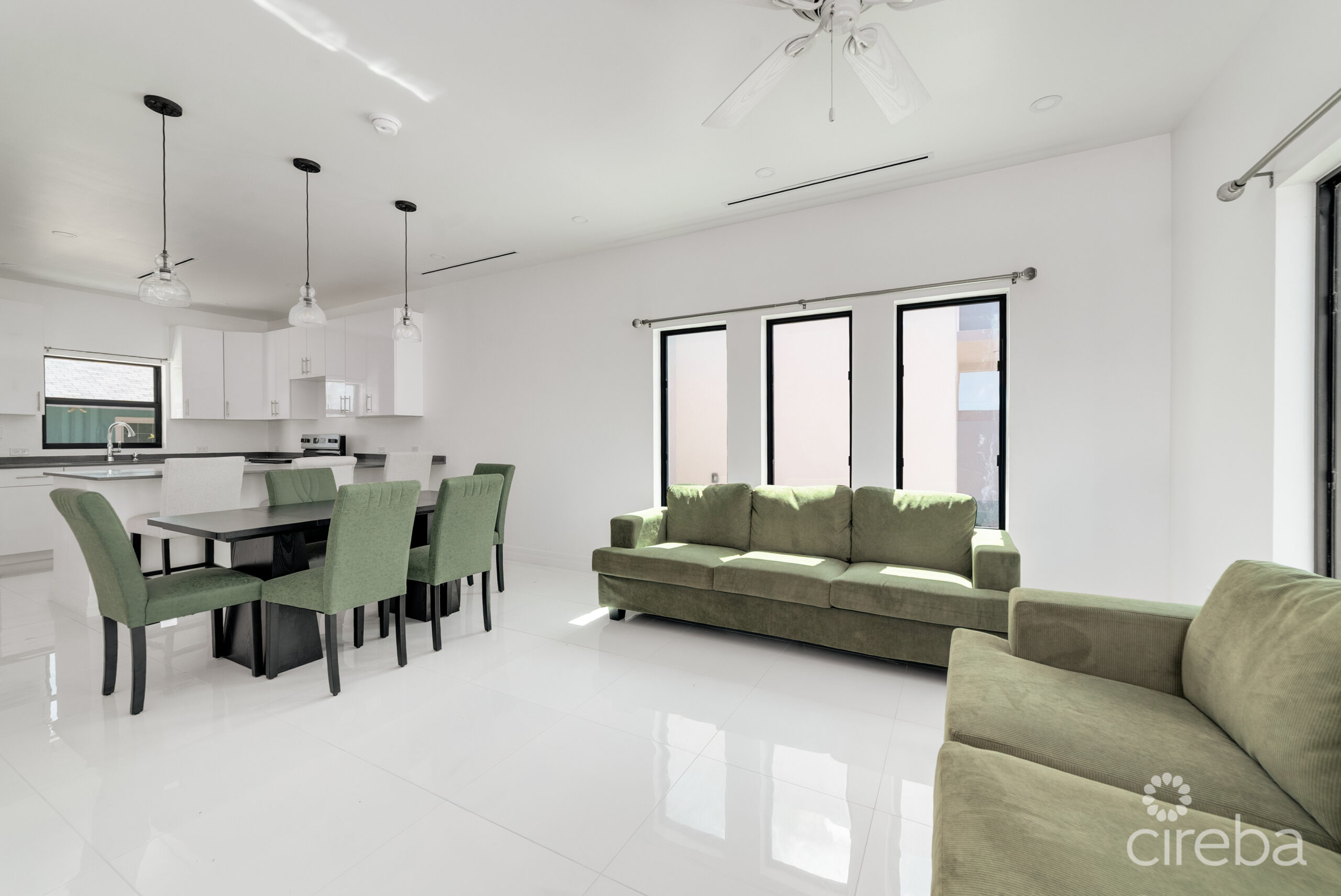HYRE VIEW – 3 BED, 2 BATH DUPLEX