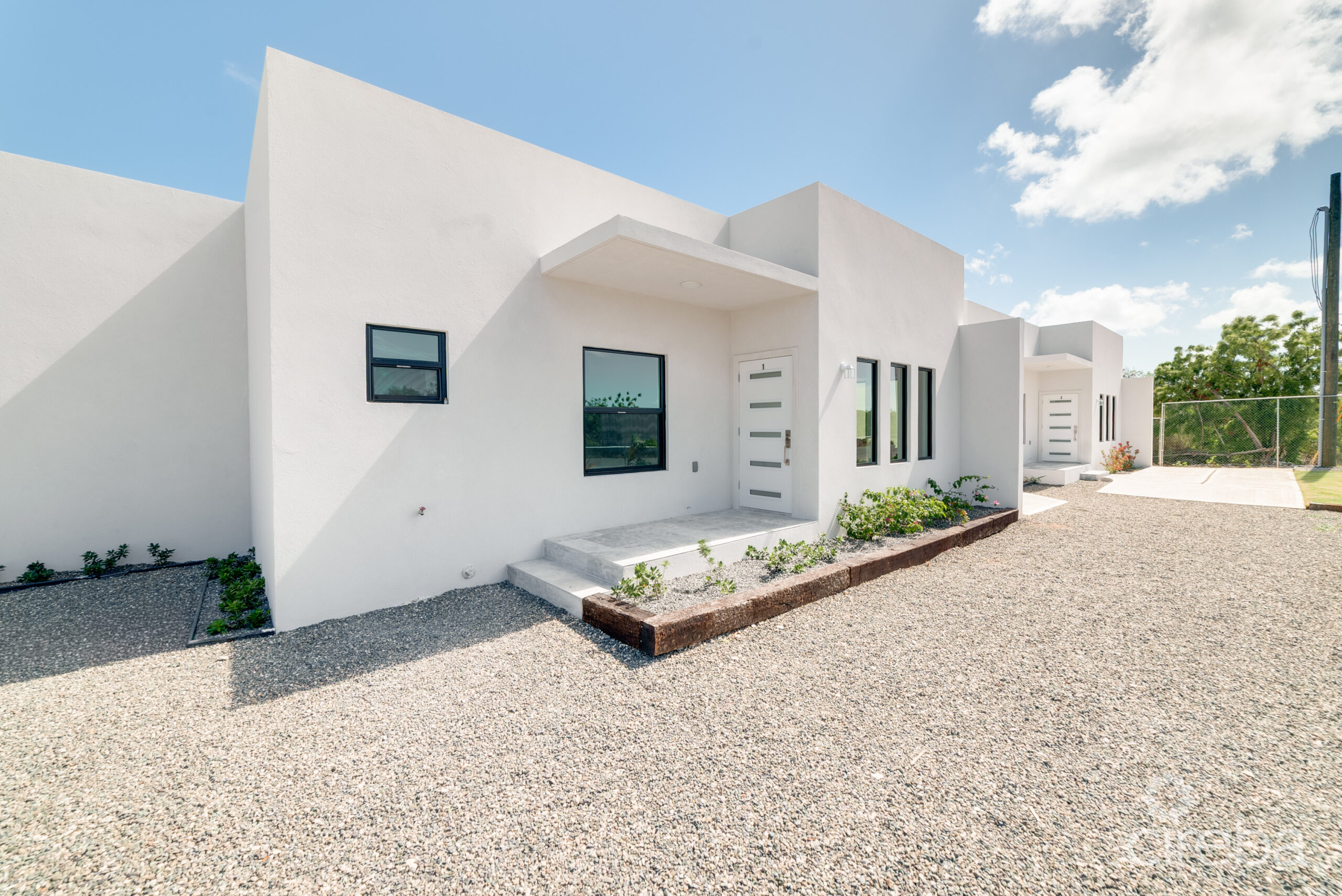 HYRE VIEW – 3 BED, 2 BATH DUPLEX